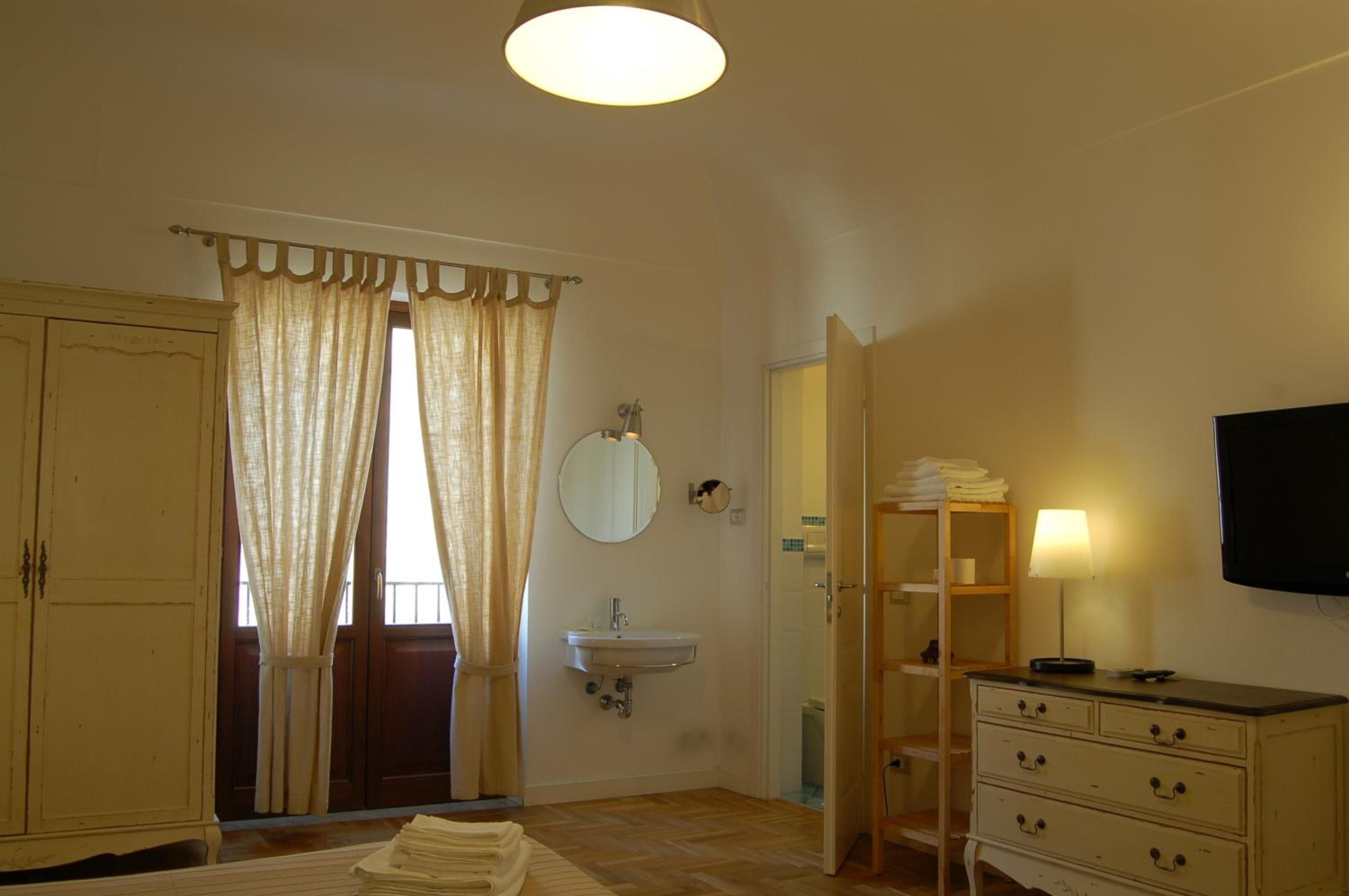 Double Room - Photo 60