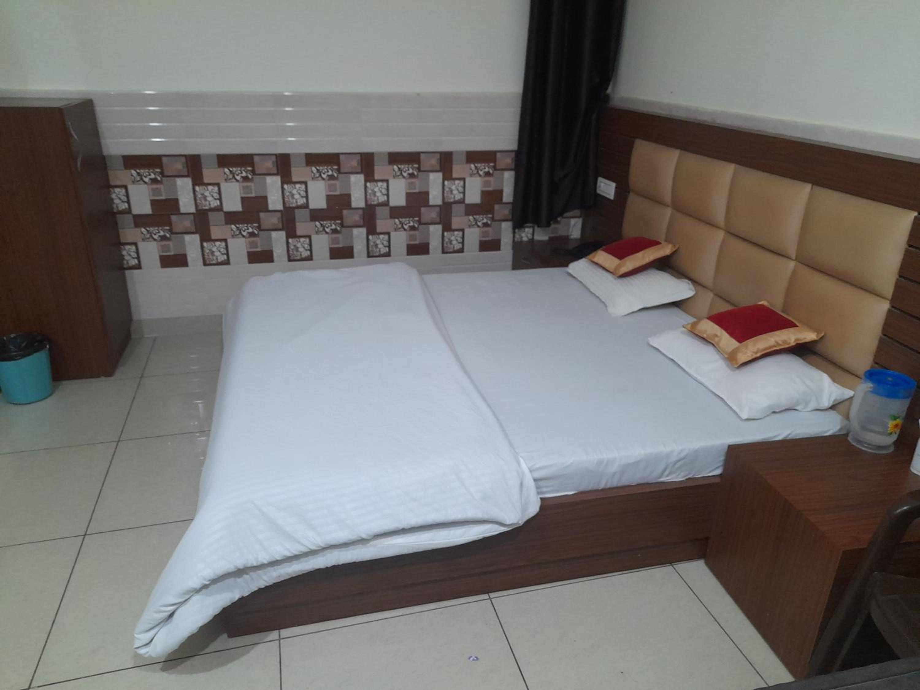 Deluxe Double Room - Photo 15