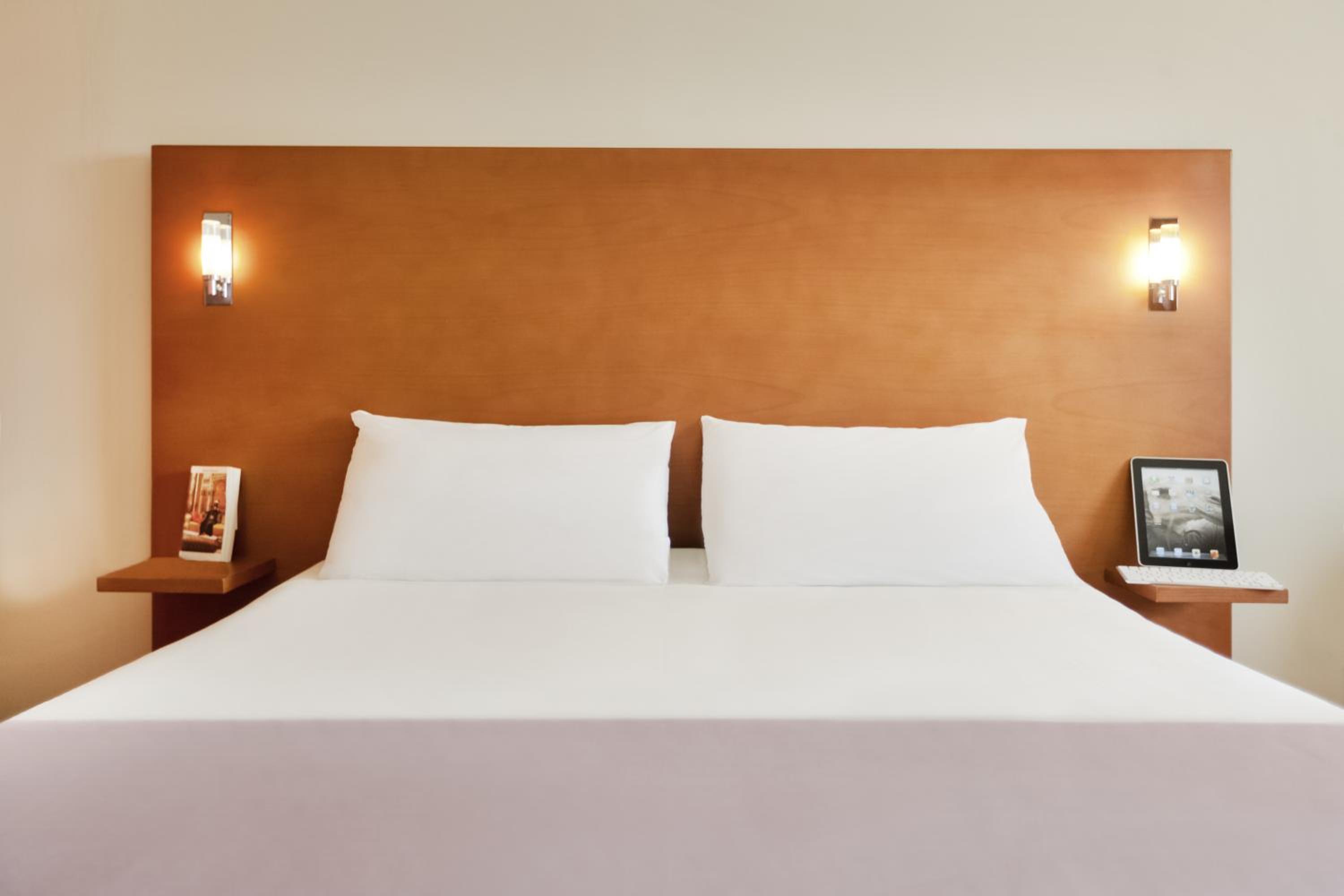 Standard Double Room - Photo 3