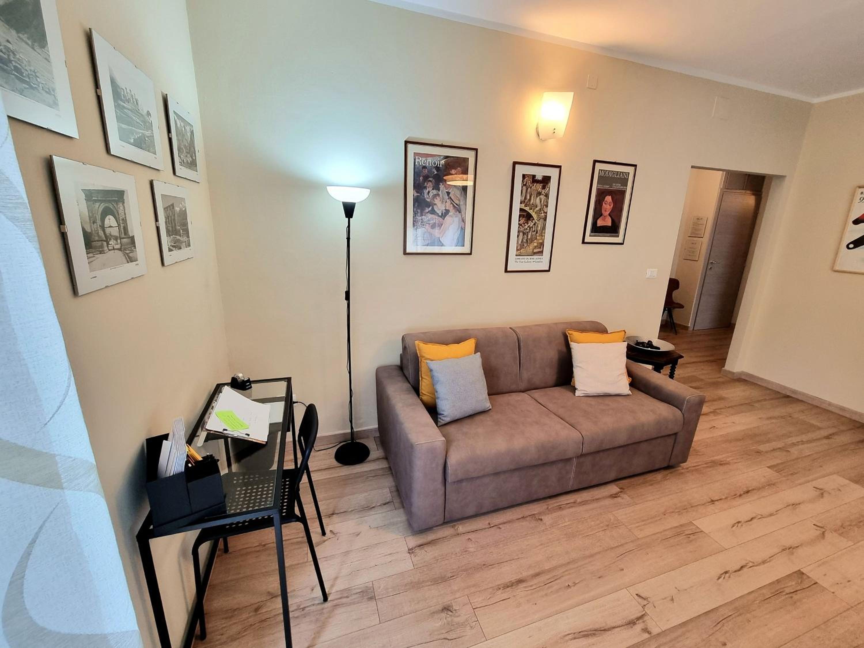 One-Bedroom Apartment photo 2