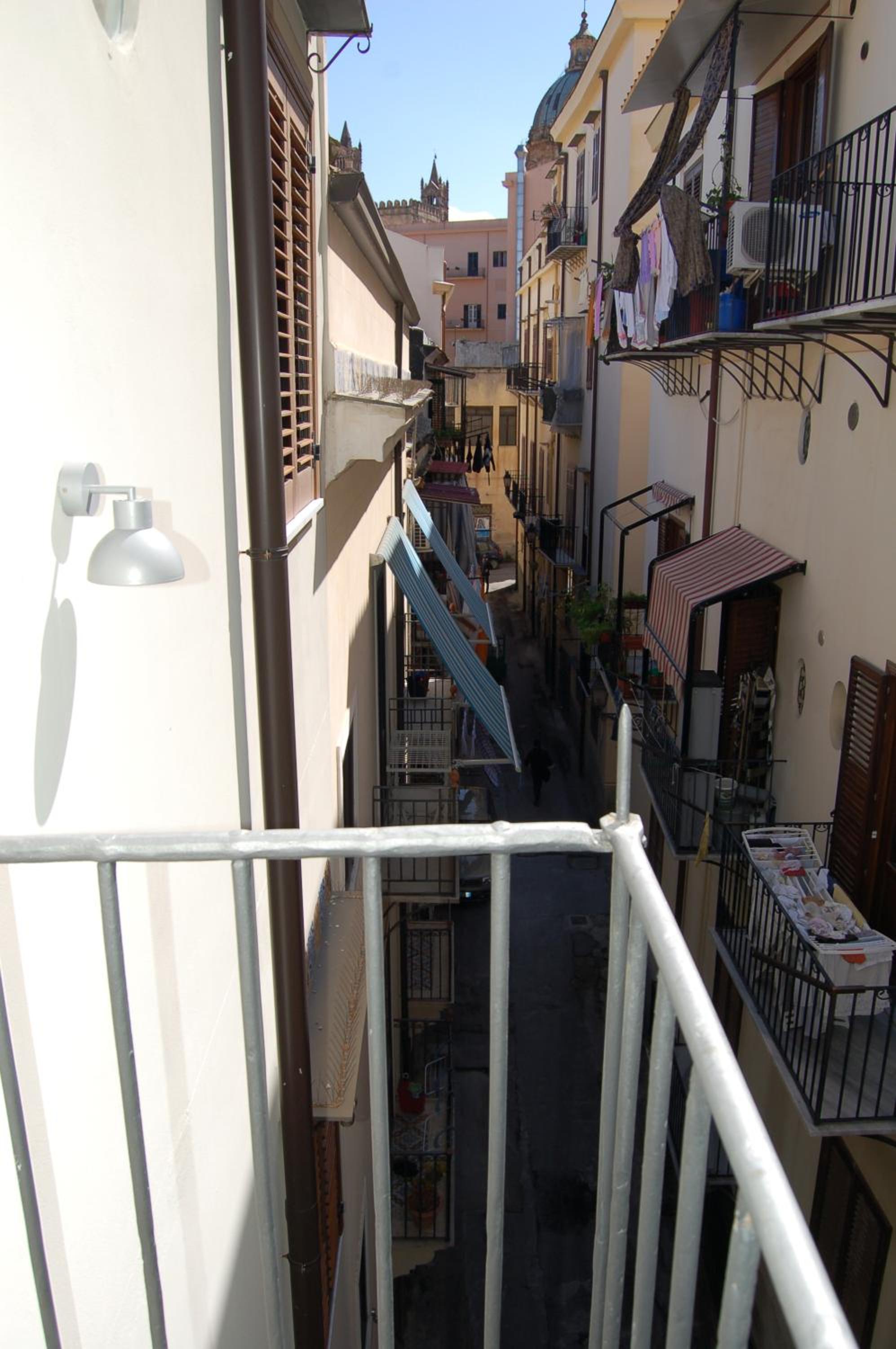 Double Room with Balcony - Photo 40