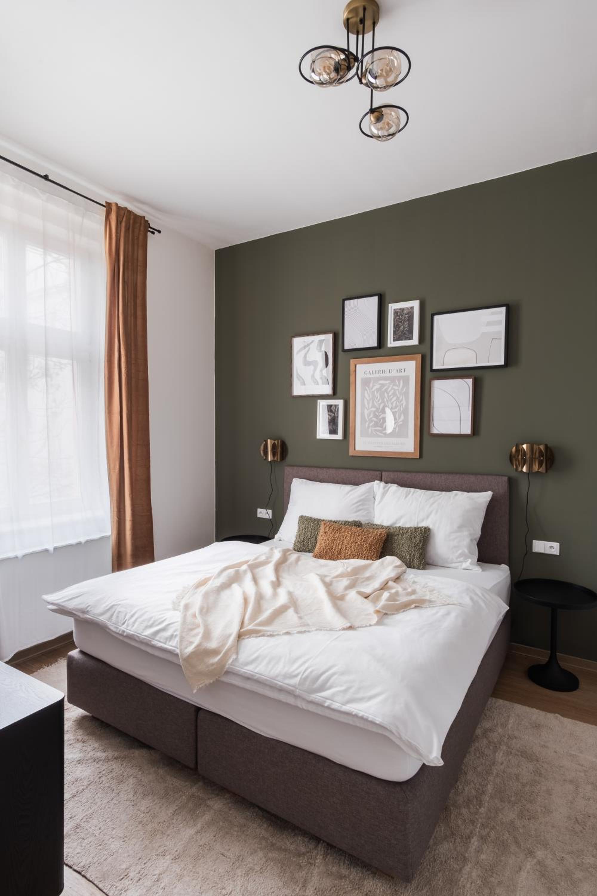 King Studio with Sofa Bed