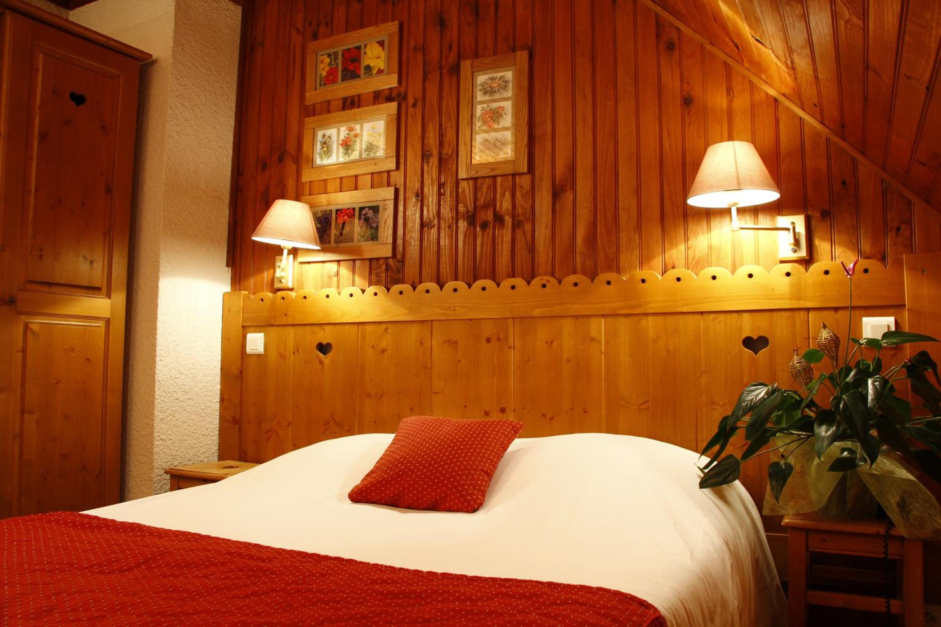 Standard Double Room - Forest Side - Photo 2