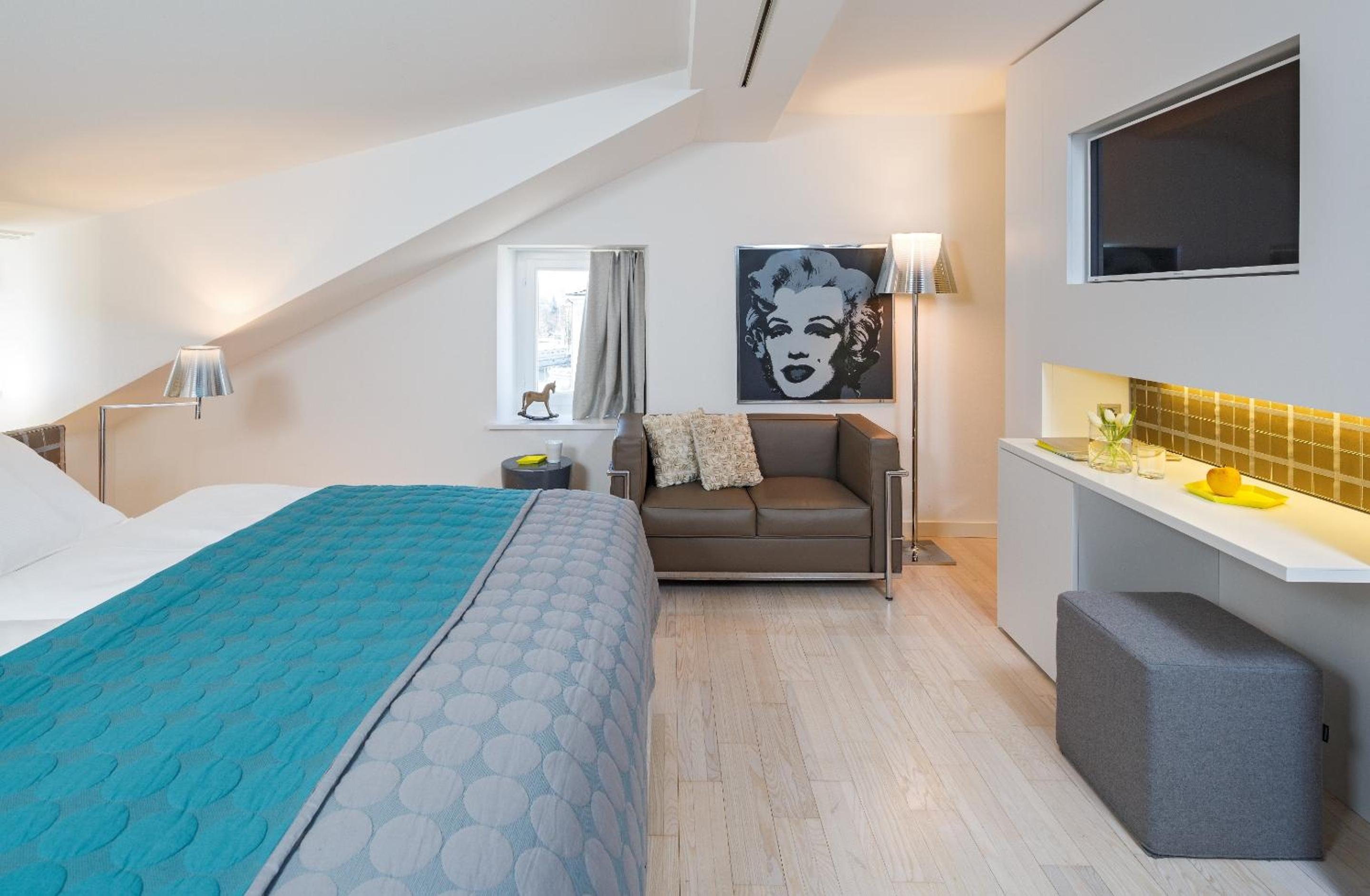 Junior Suite with Terrace and Lake View