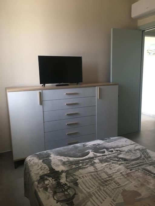 Two-Bedroom House photo 3