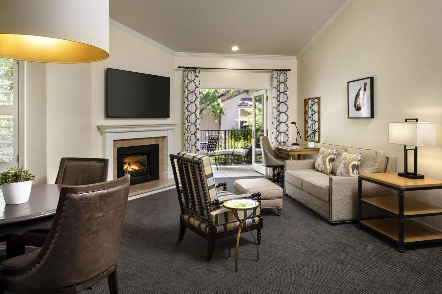 Jack London One-Bedroom King Suite with Sofa Bed, Fireplace, Balcony, Jacuzzi and Garden View
