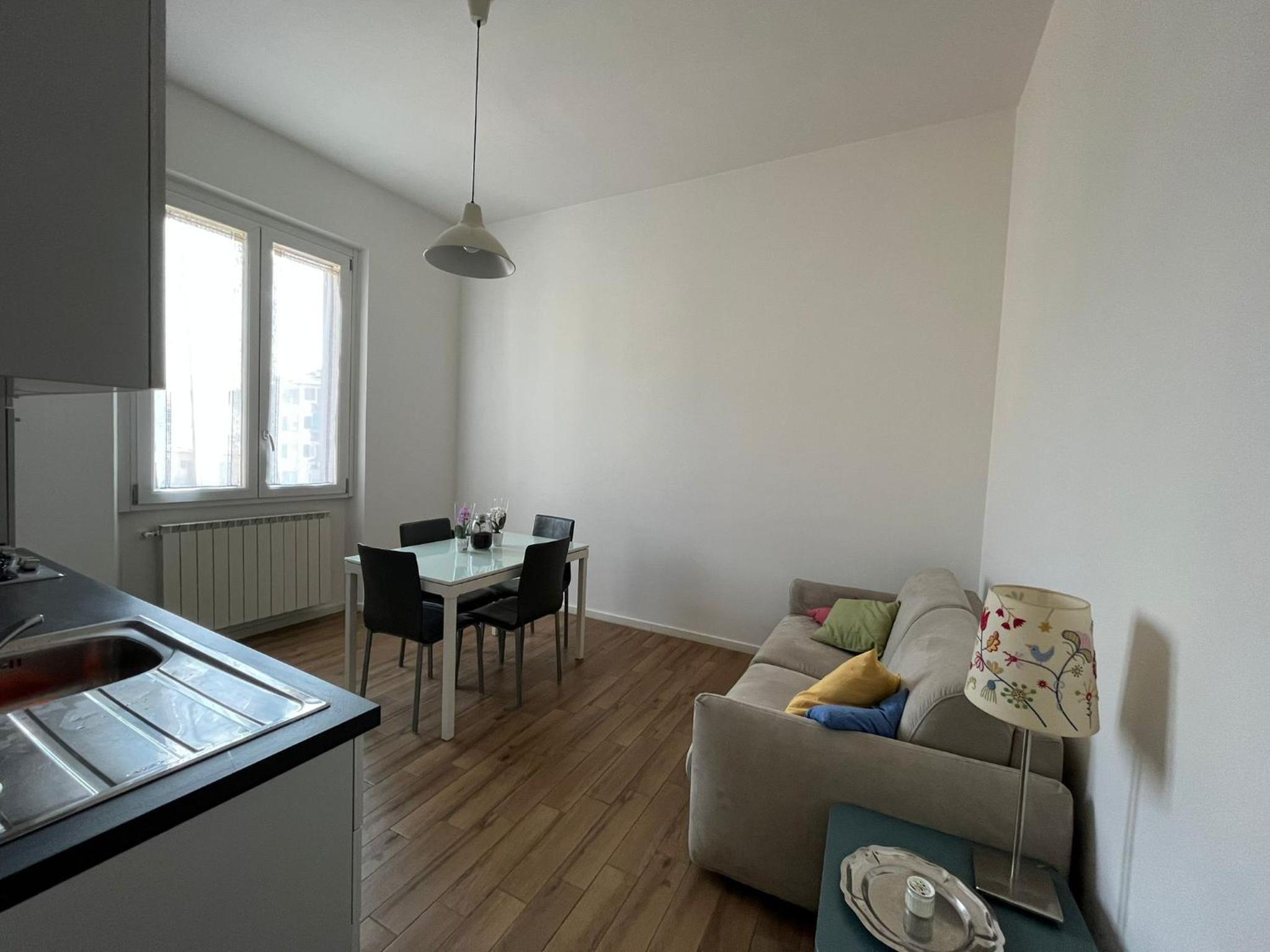 One-Bedroom Apartment photo 1