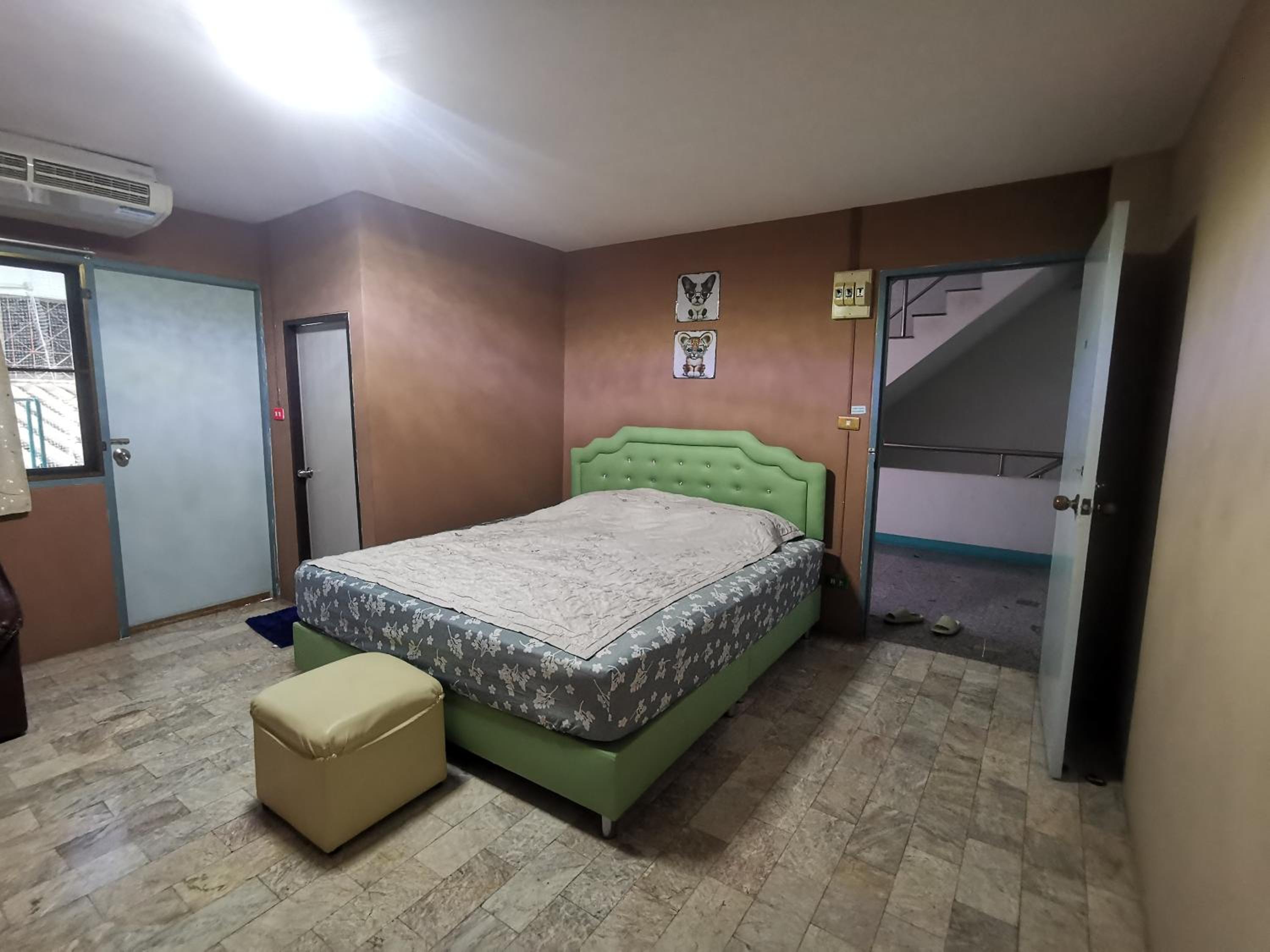 Deluxe King Room - Photo 2