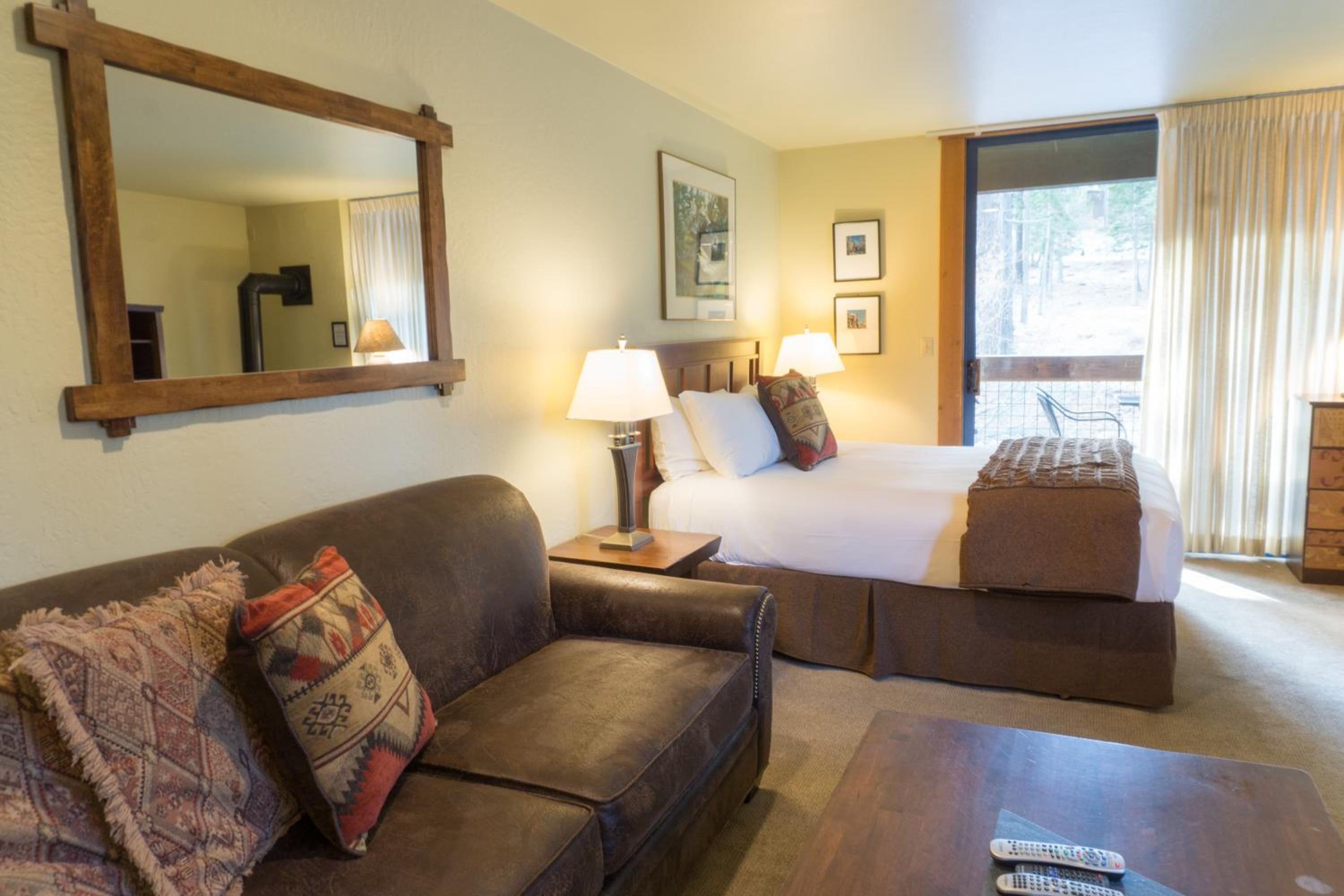 Studio Apartment photo 1