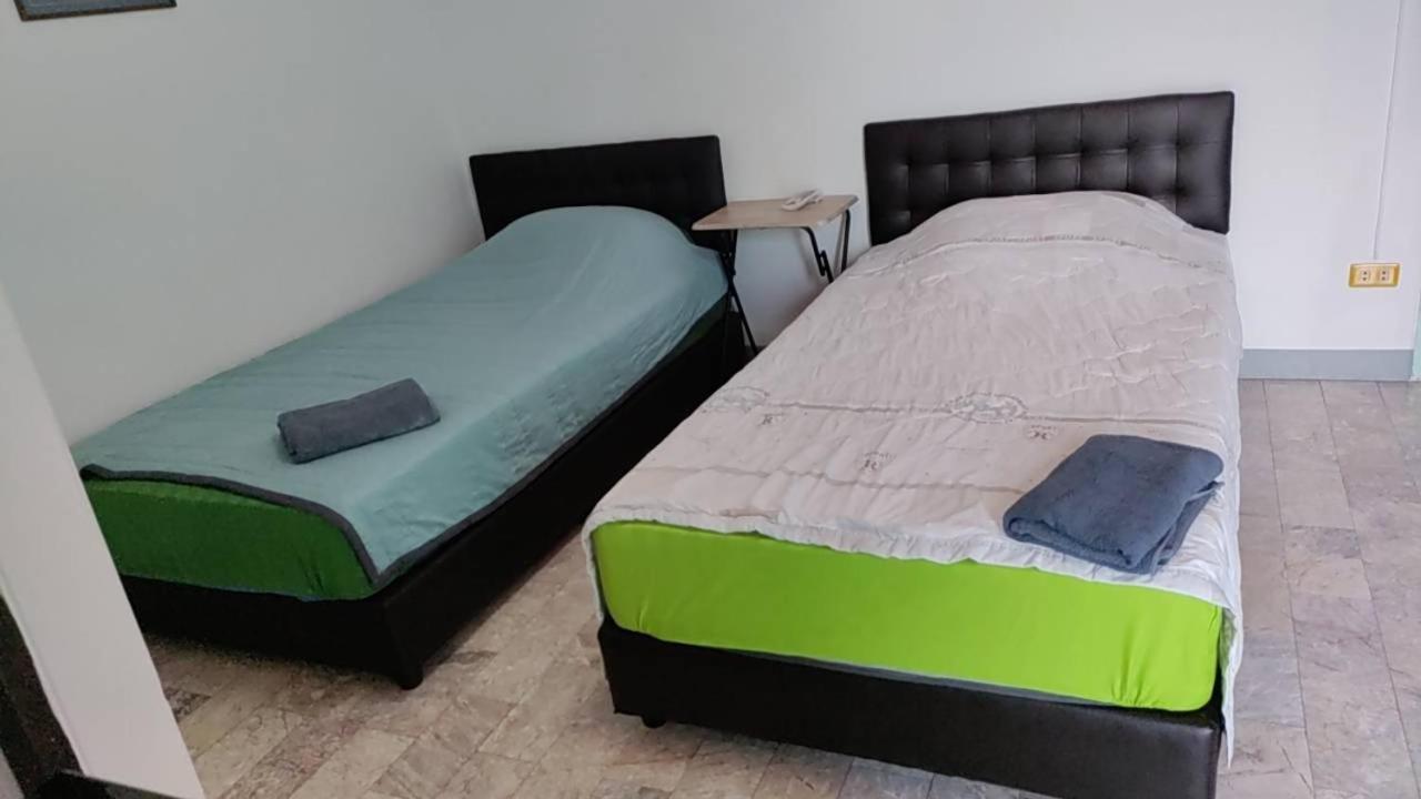 Standard Twin Room - Photo 4