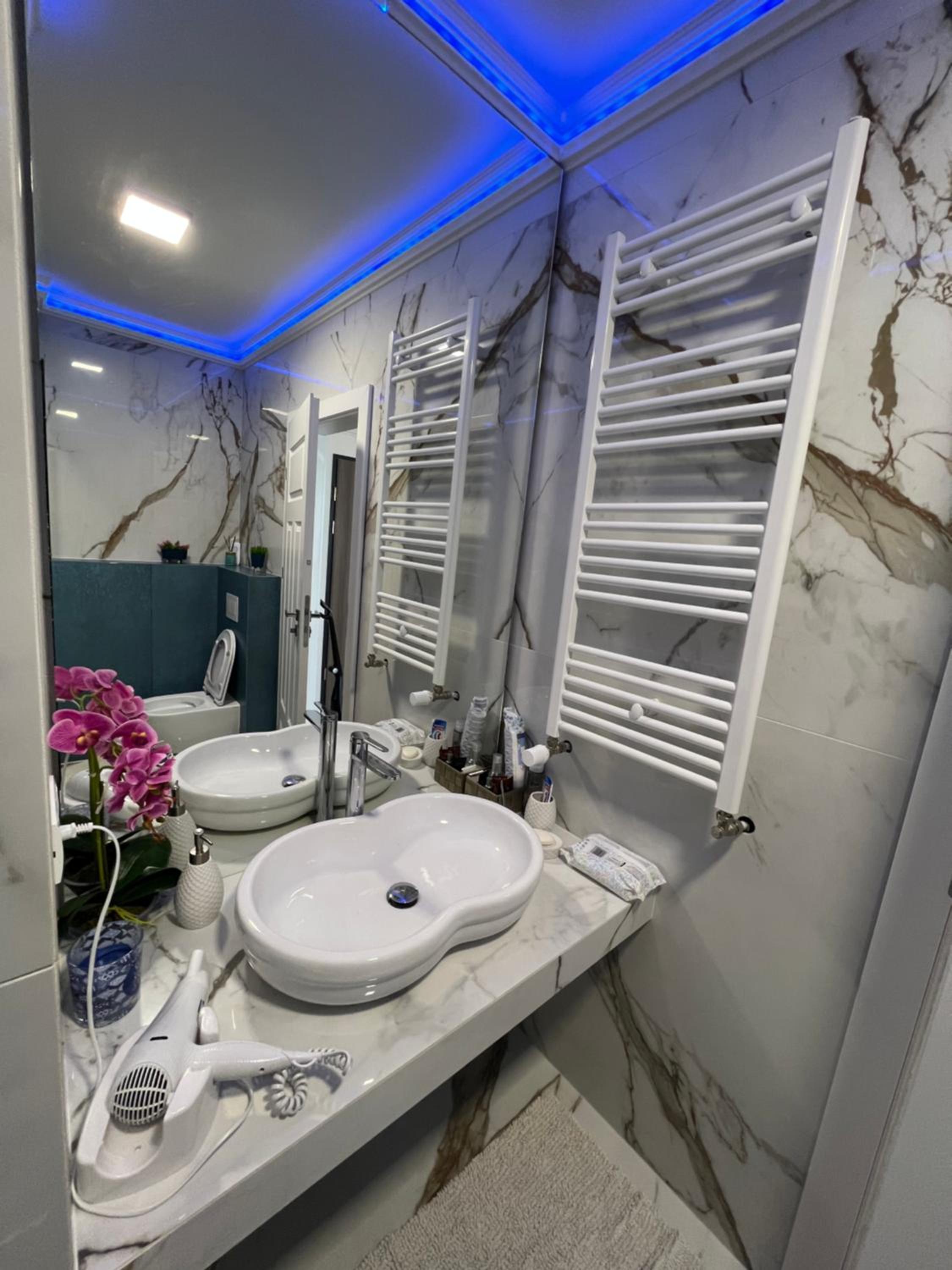 One-Bedroom Apartment - Photo 19