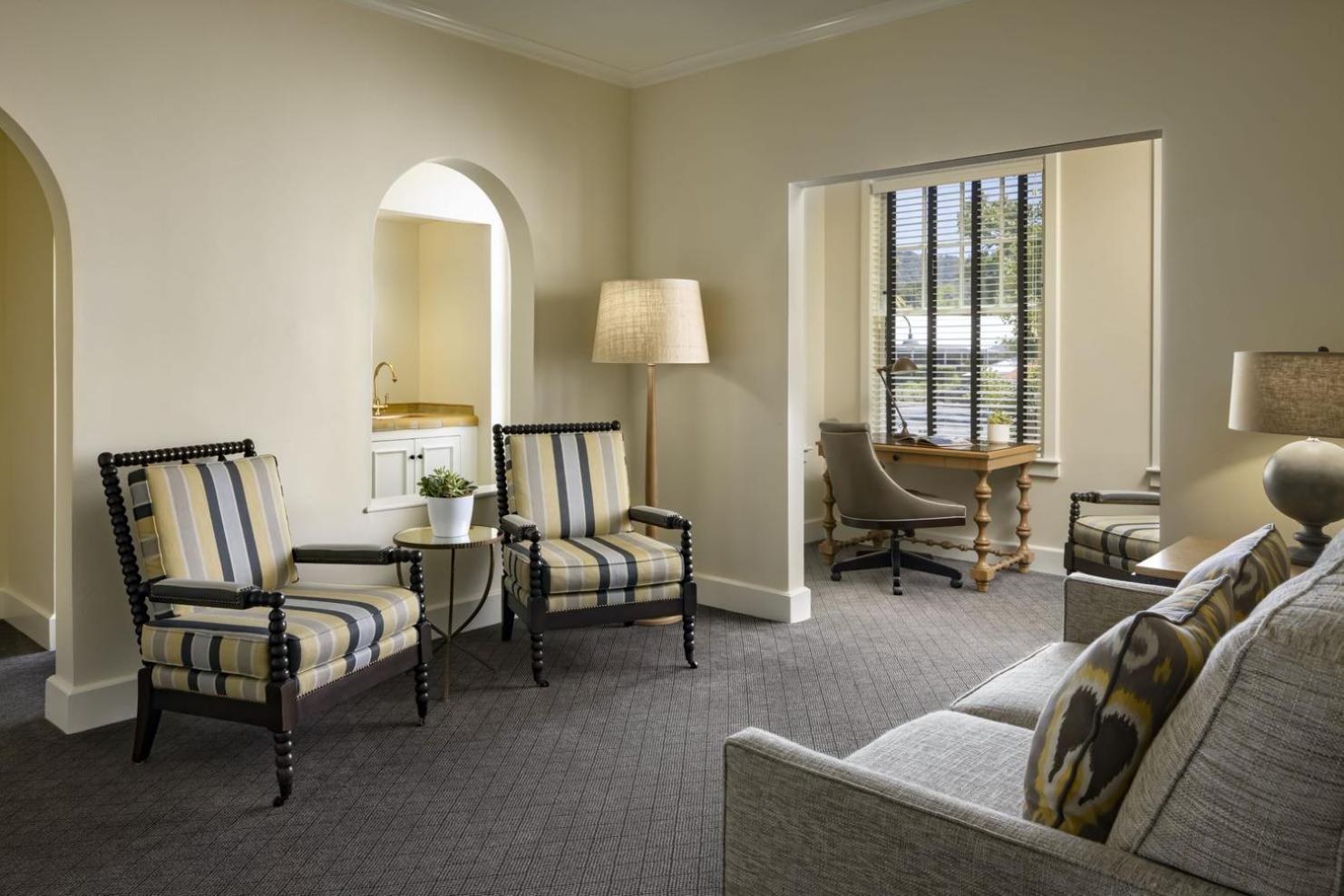 One-Bedroom Fairmont King Suite - Photo 4