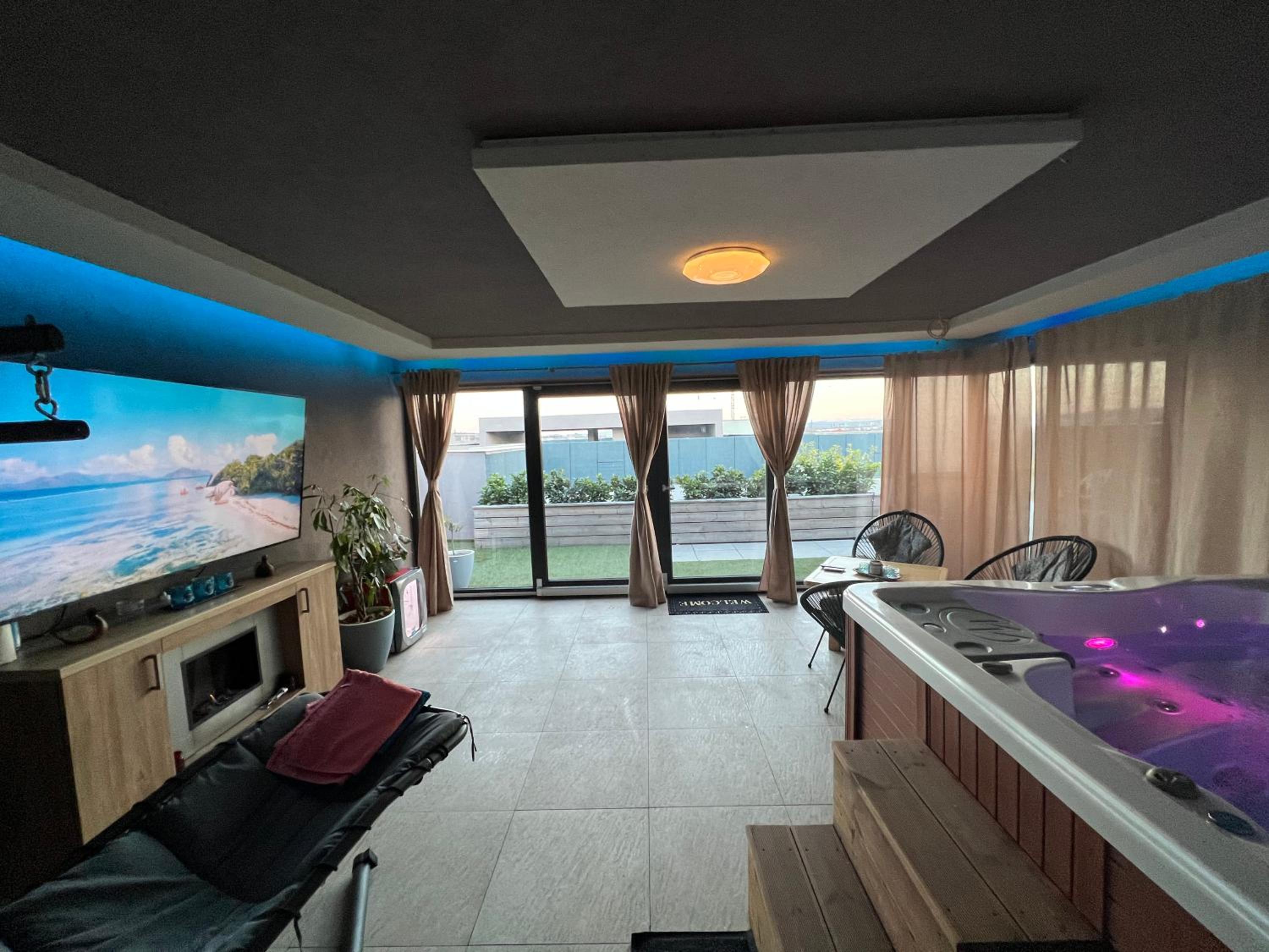 One-Bedroom Apartment - Photo 24