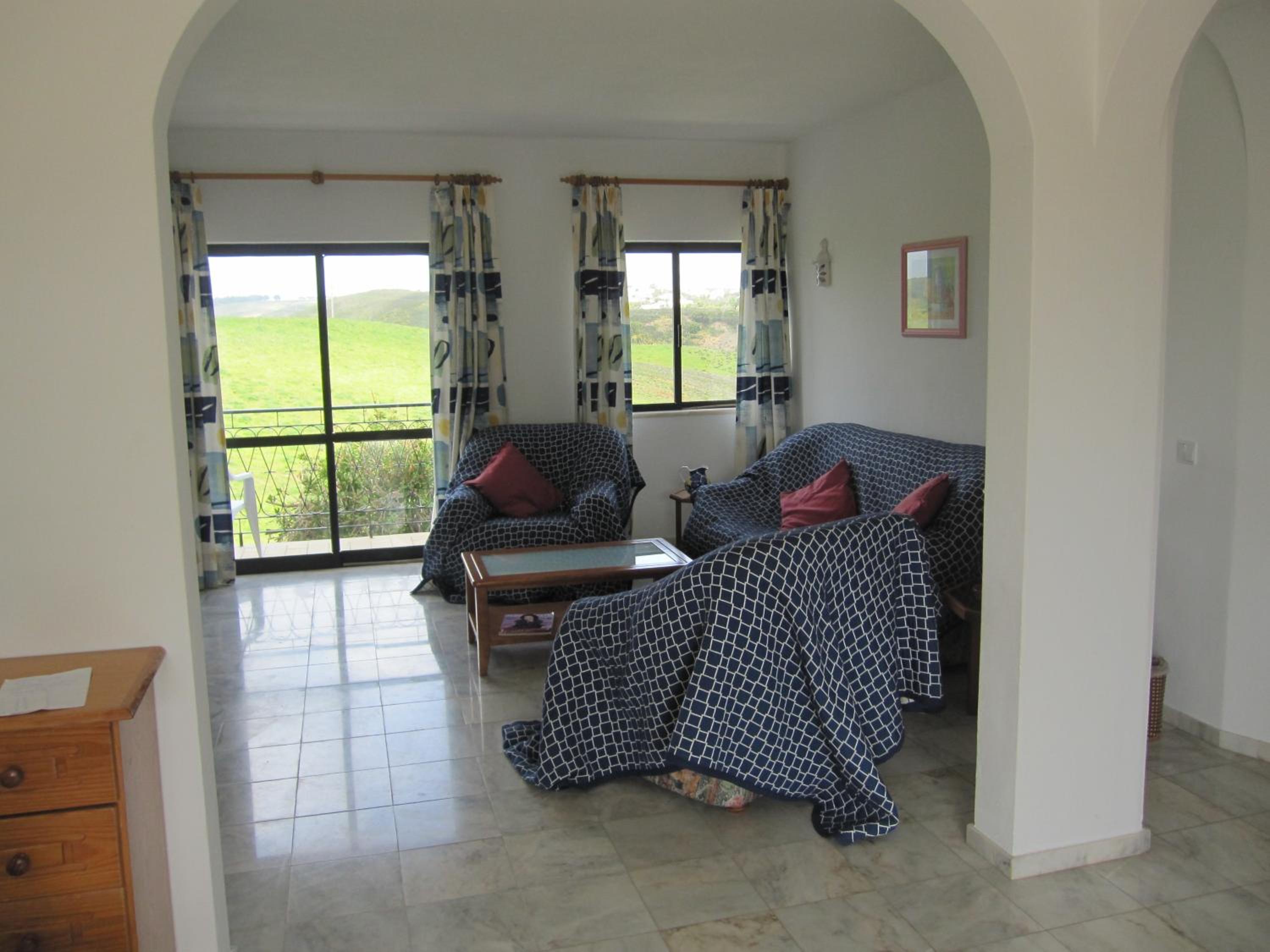 Three-Bedroom Villa photo 2