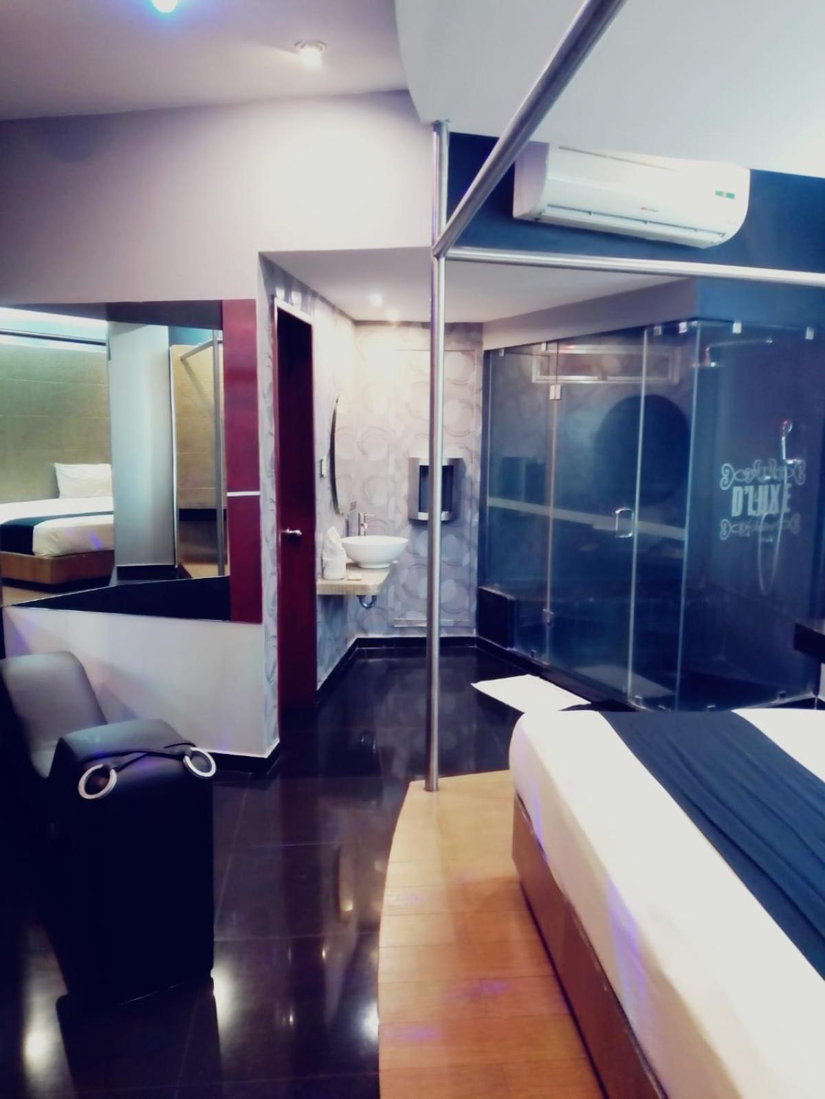 Deluxe King Studio