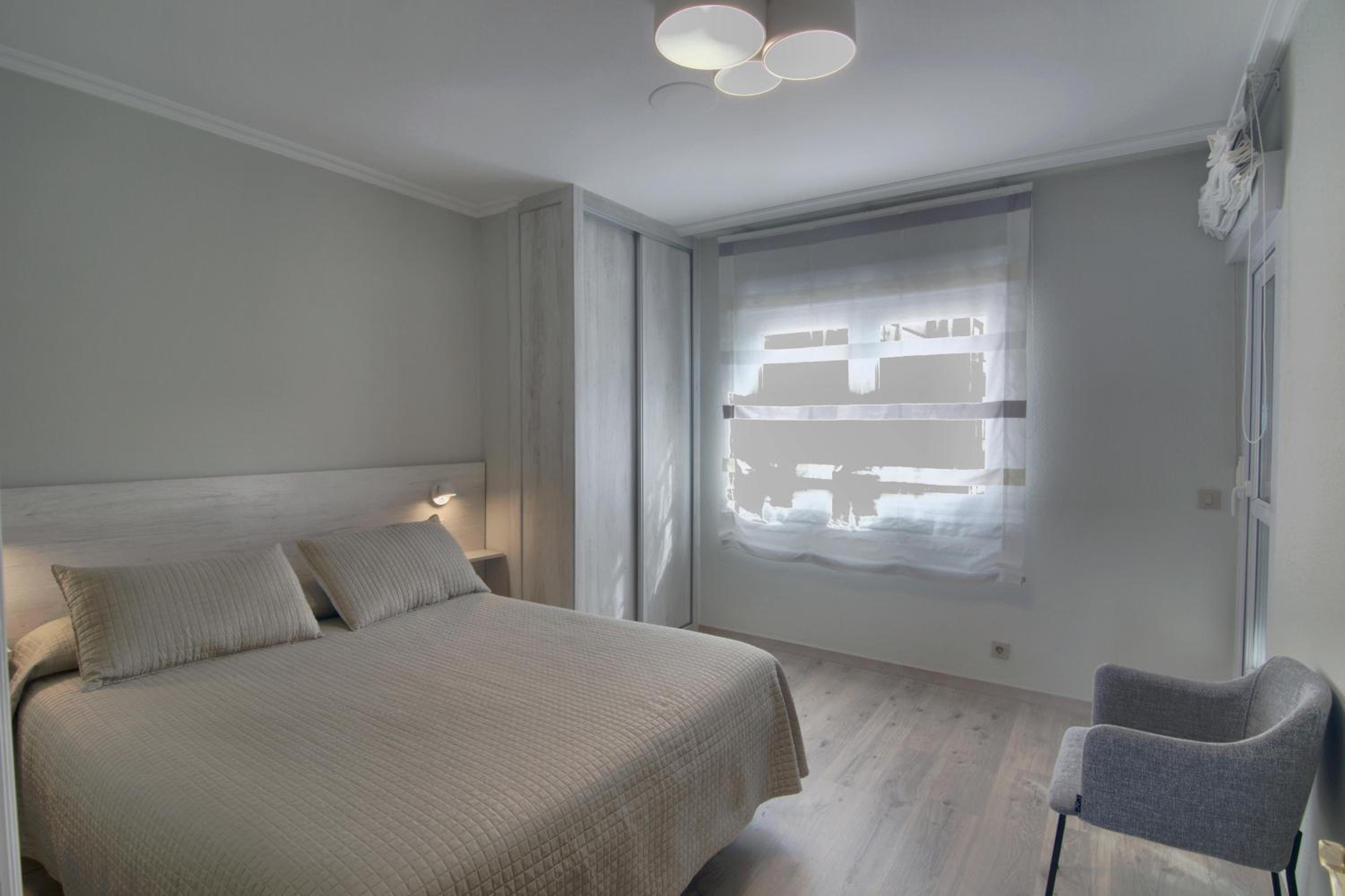 Three-Bedroom Apartment with Sea View photo 2