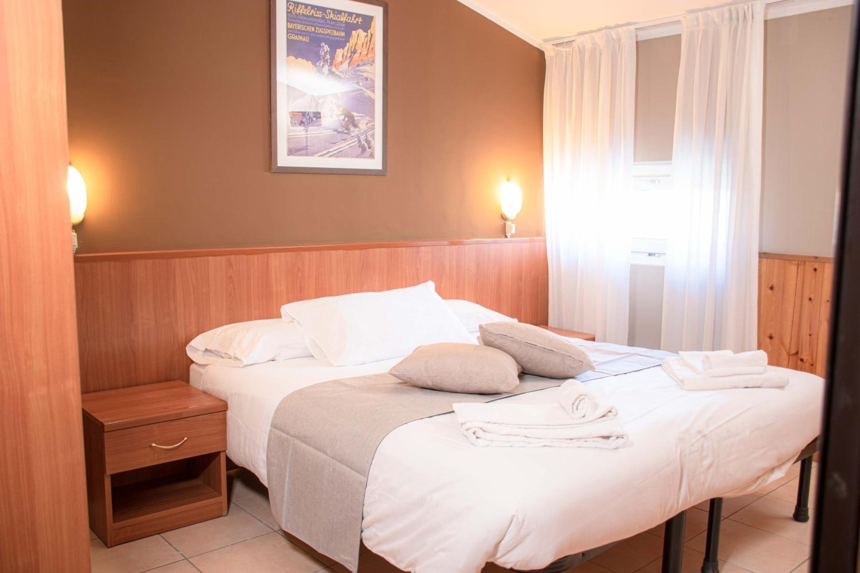 Double or Twin Room - Photo 1