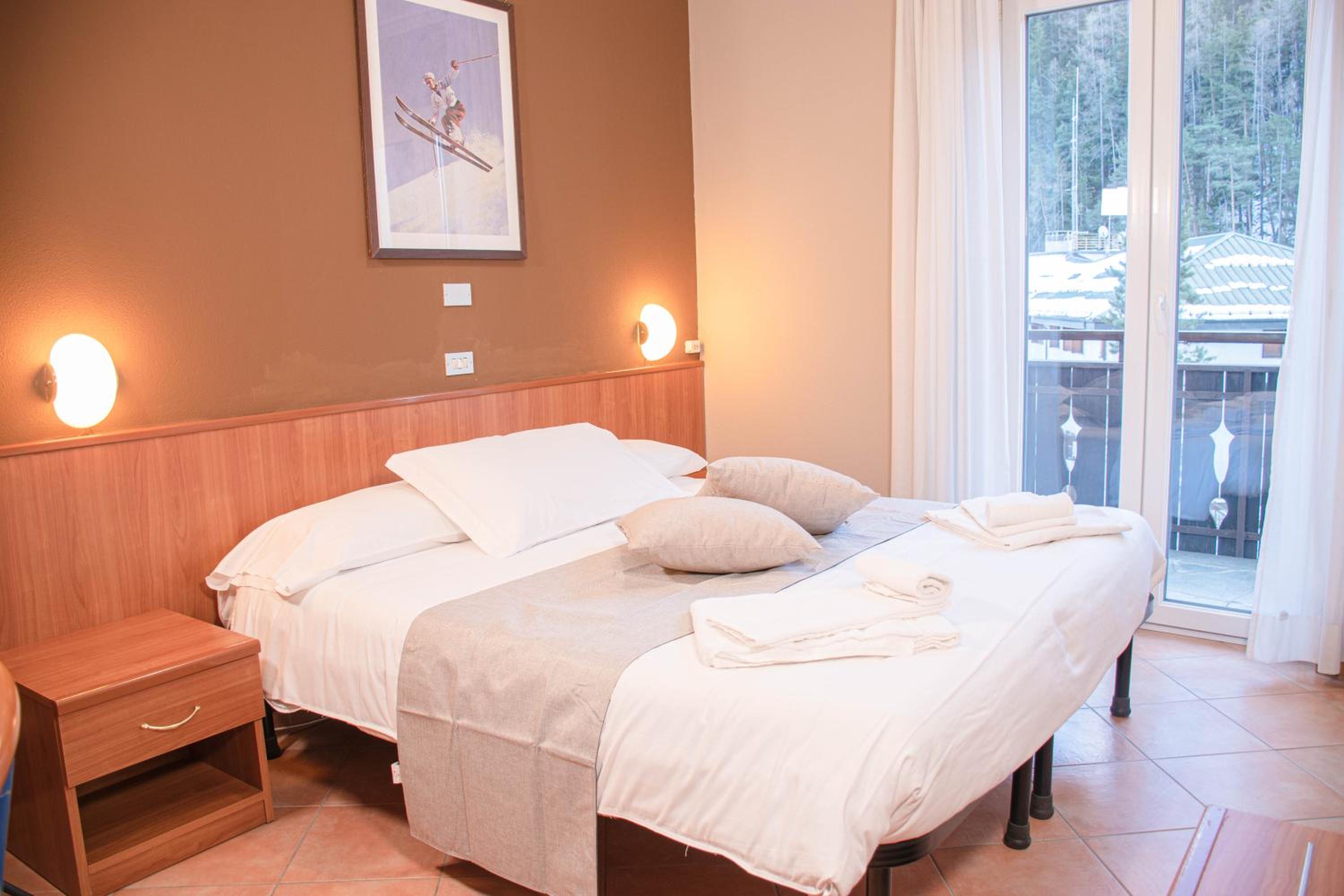 Double or Twin Room - Photo 2