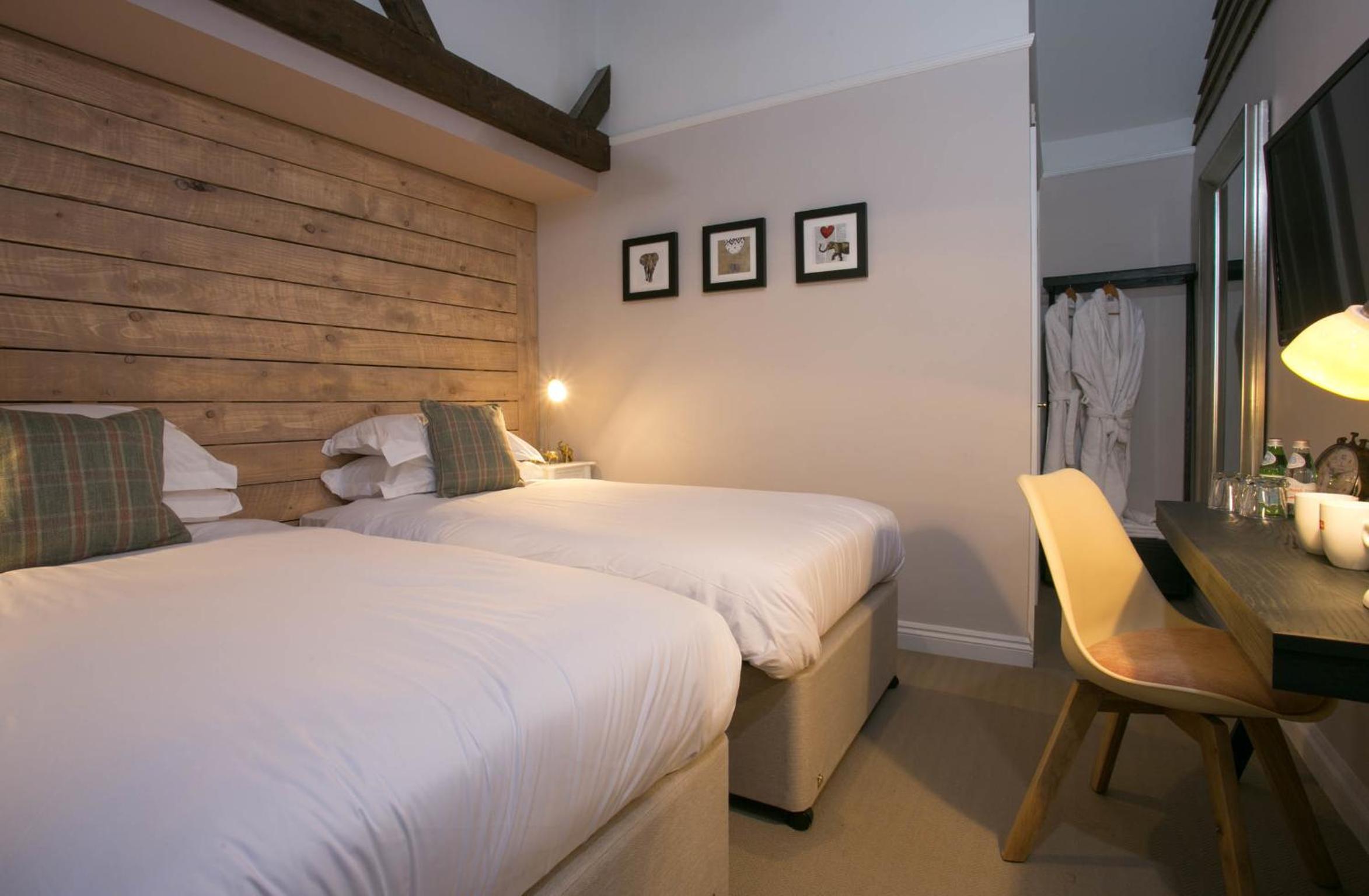 Cozy Twin Room - Photo 2