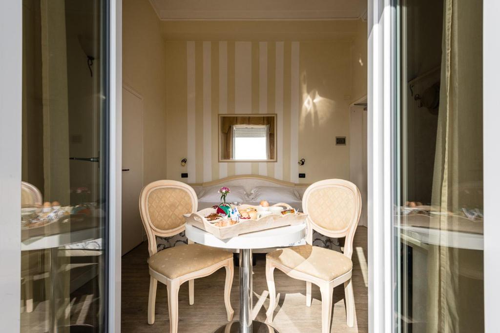 Double Room with Sea View photo 2