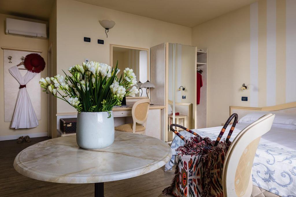 Triple Room with Sea View photo 2