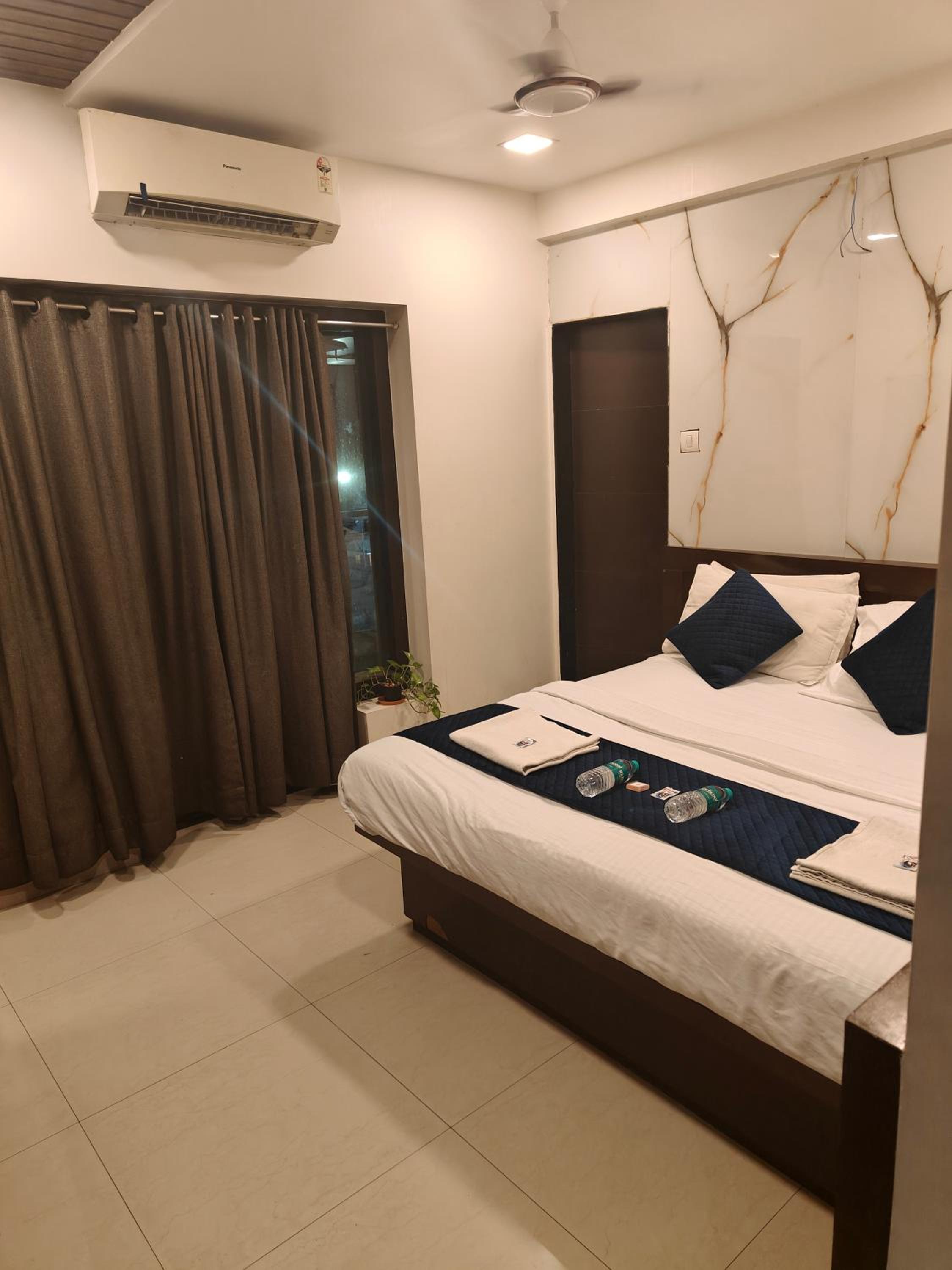2 Bed A/C Room - Photo 14