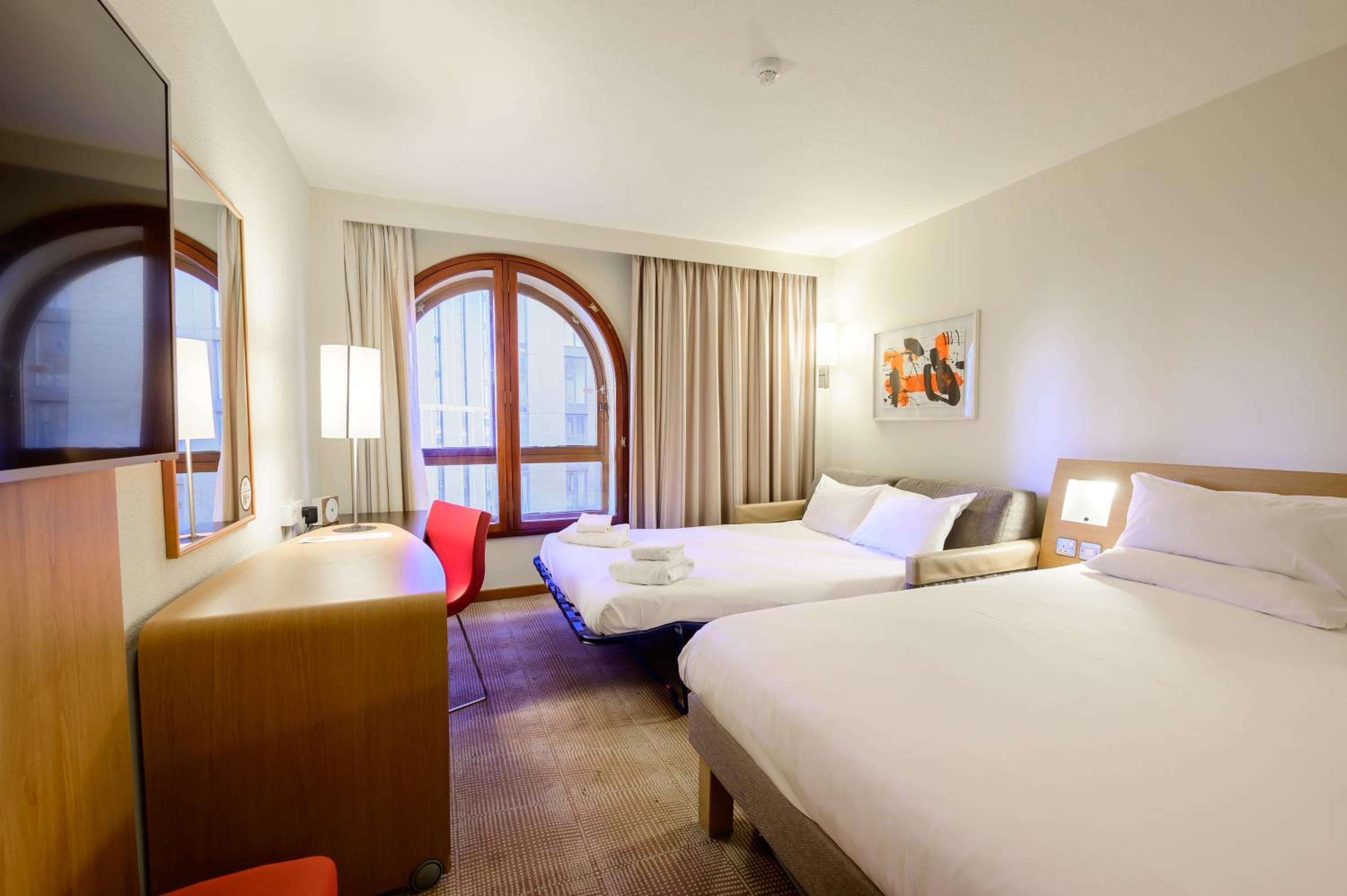 Standard Double Room with Sofa Bed - Photo 4