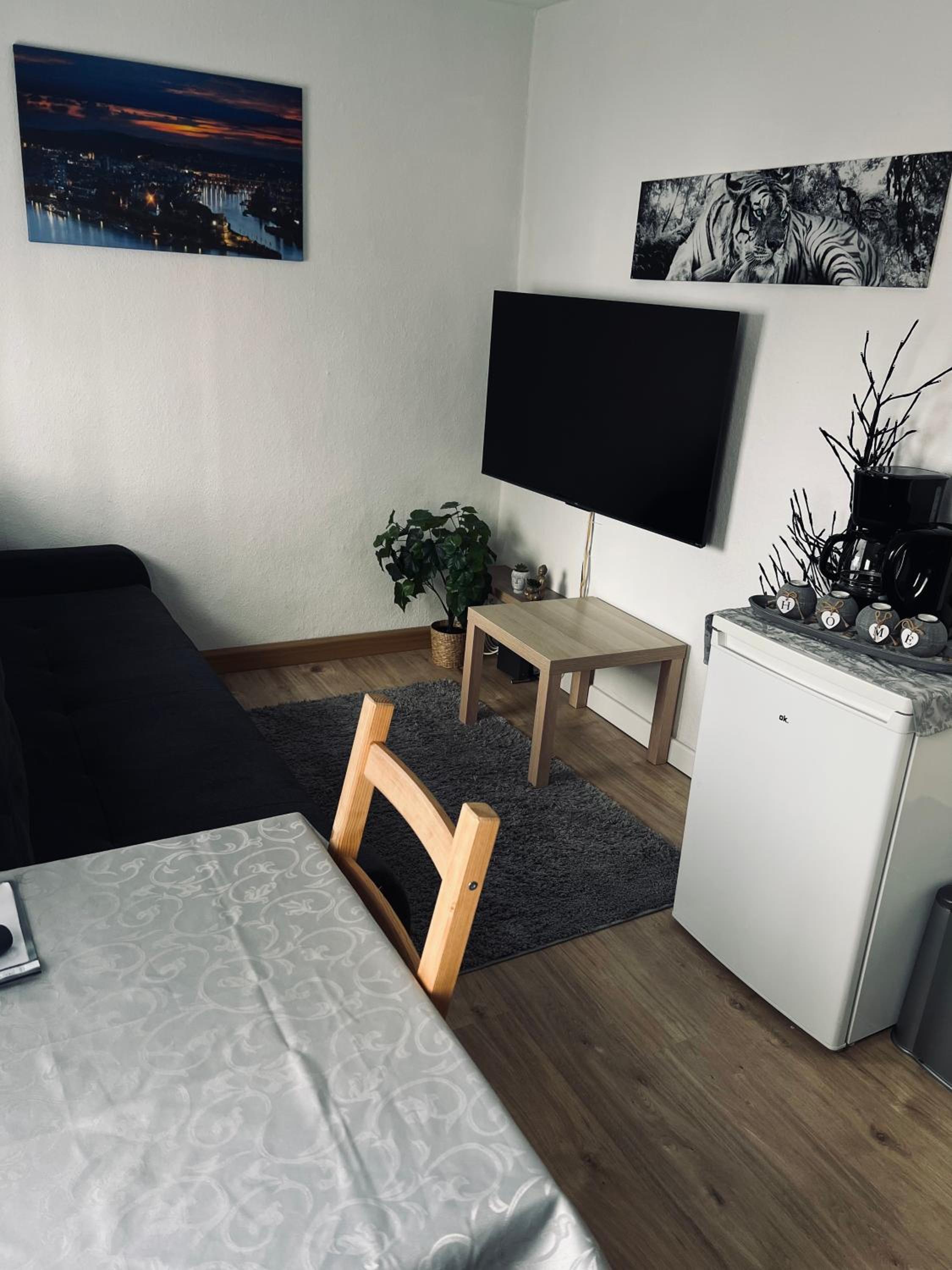 One-Bedroom Apartment - Photo 11