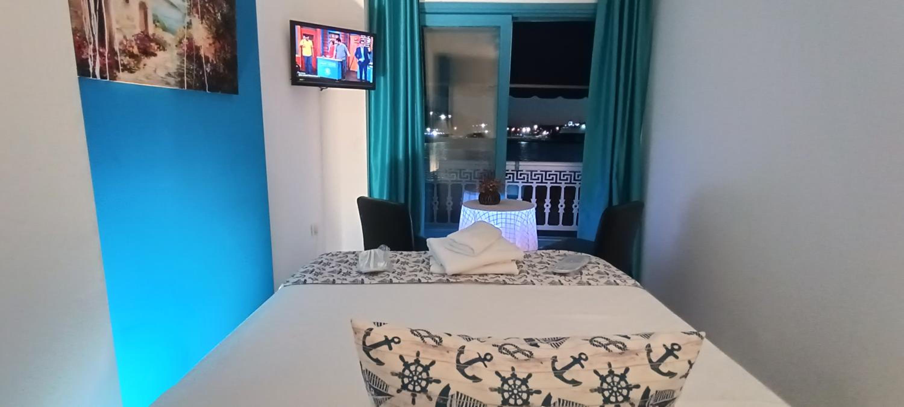 Double Room with Sea View - Photo 10