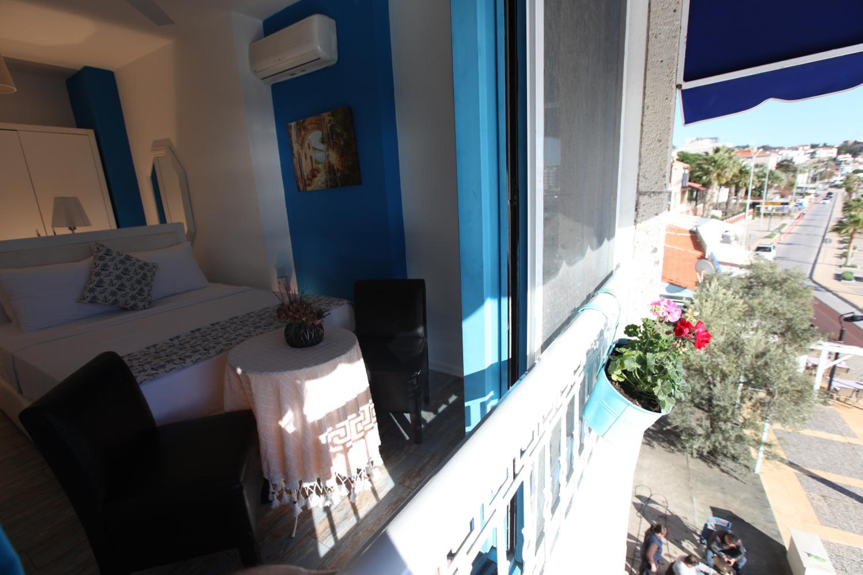 Double Room with Sea View - Photo 28
