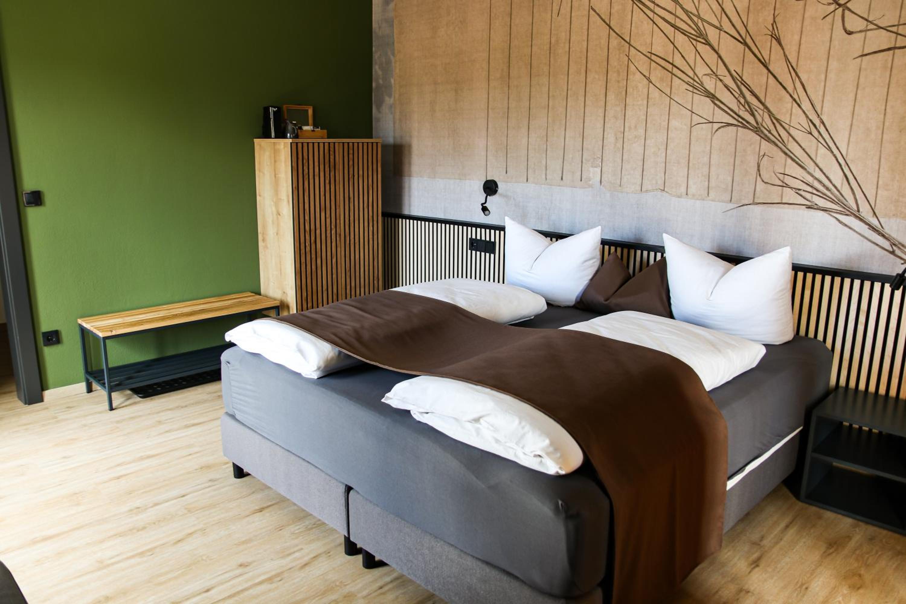 Double Room with Balcony - Photo 3