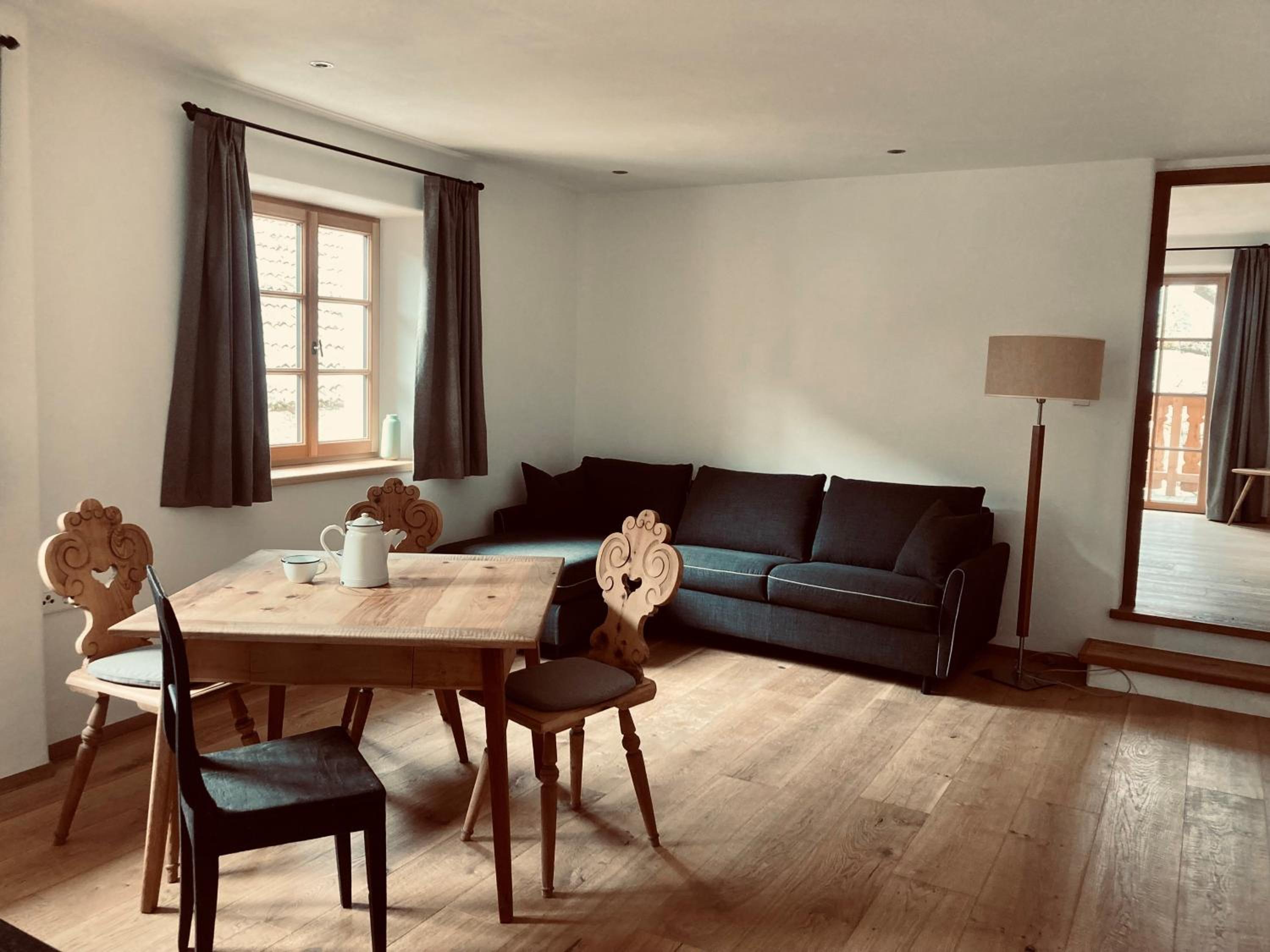 Apartment with Mountain View photo 3