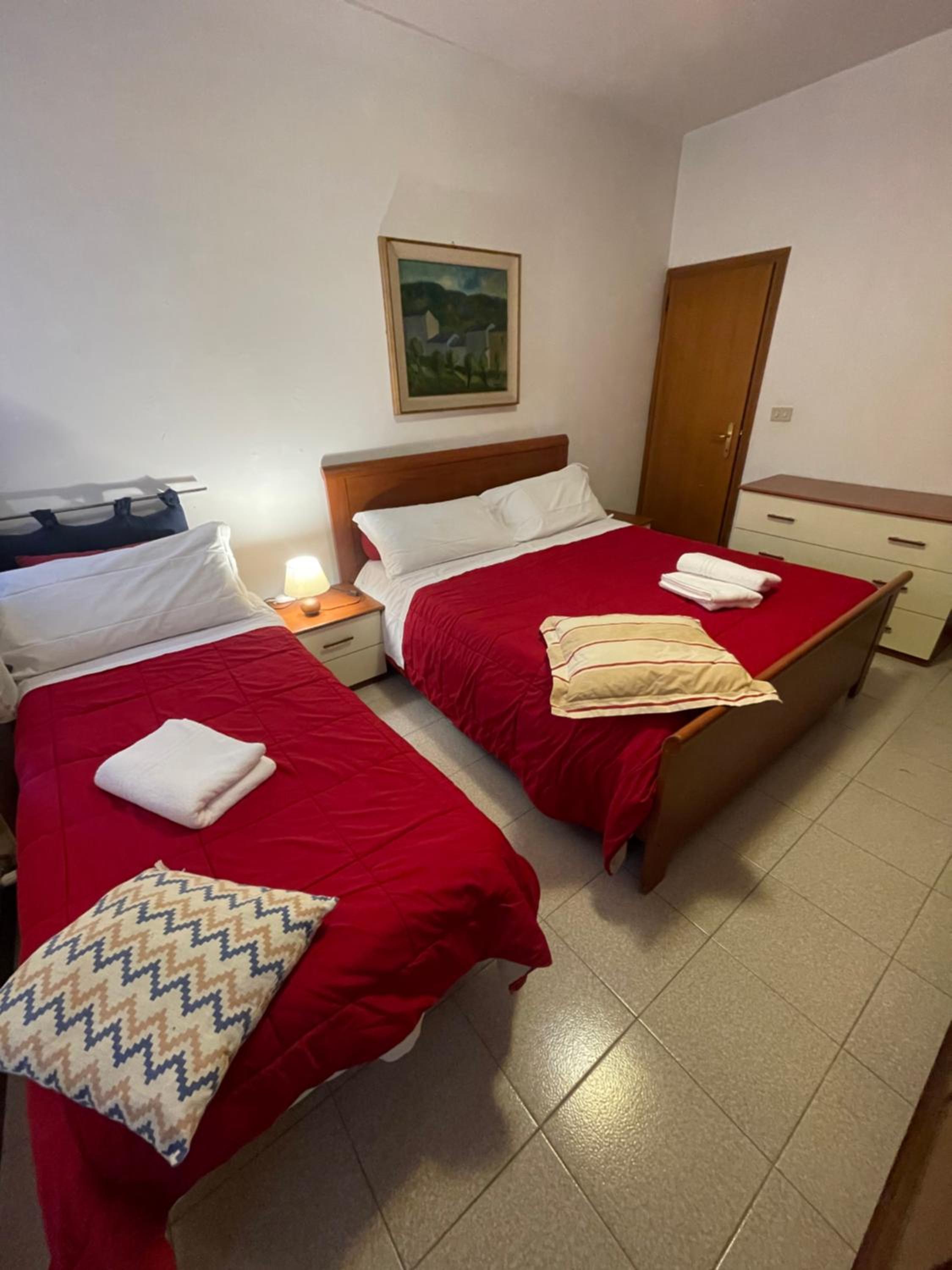 Comfort Triple Room with Shared Bathroom photo 2