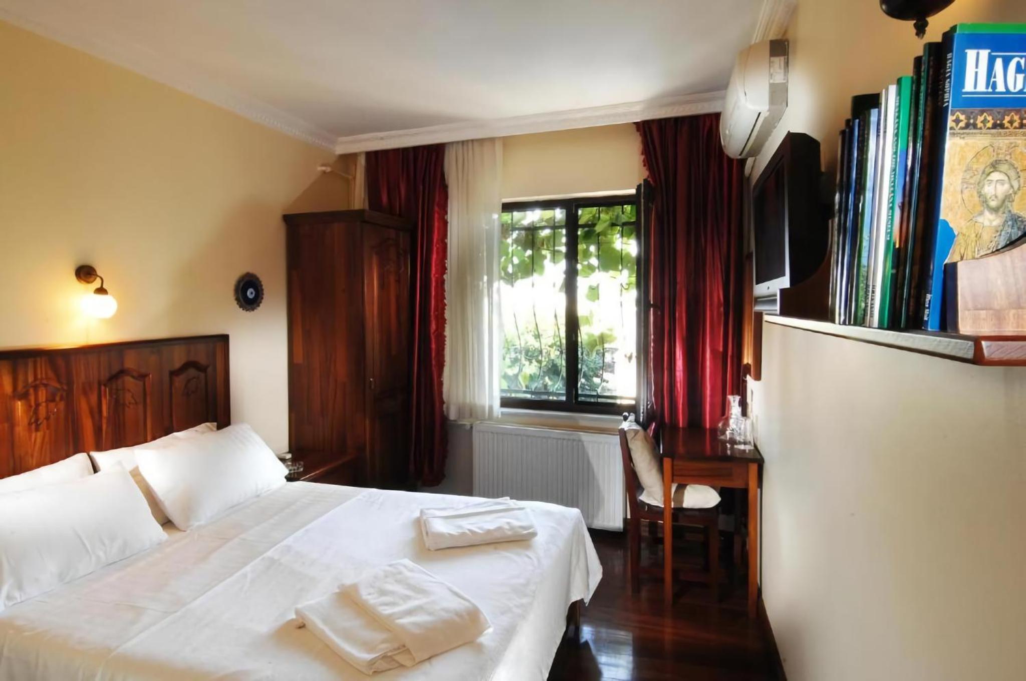Deluxe Double Or Twin Room photo 1