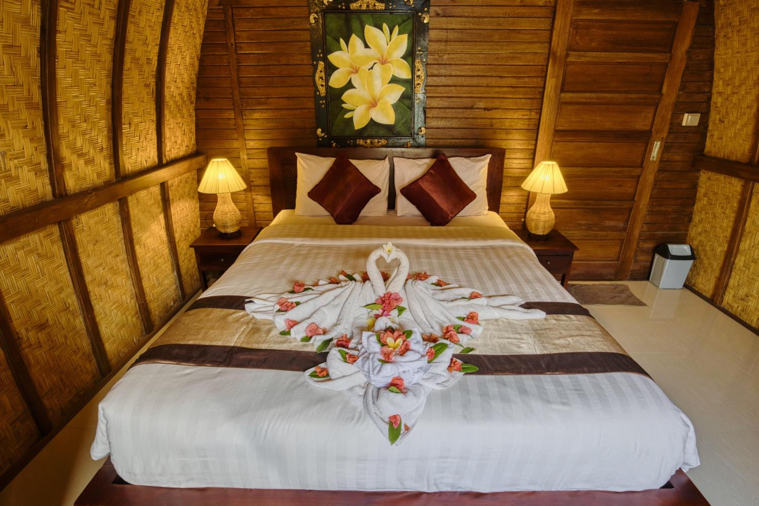 Deluxe Double Room with Balcony - Photo 13