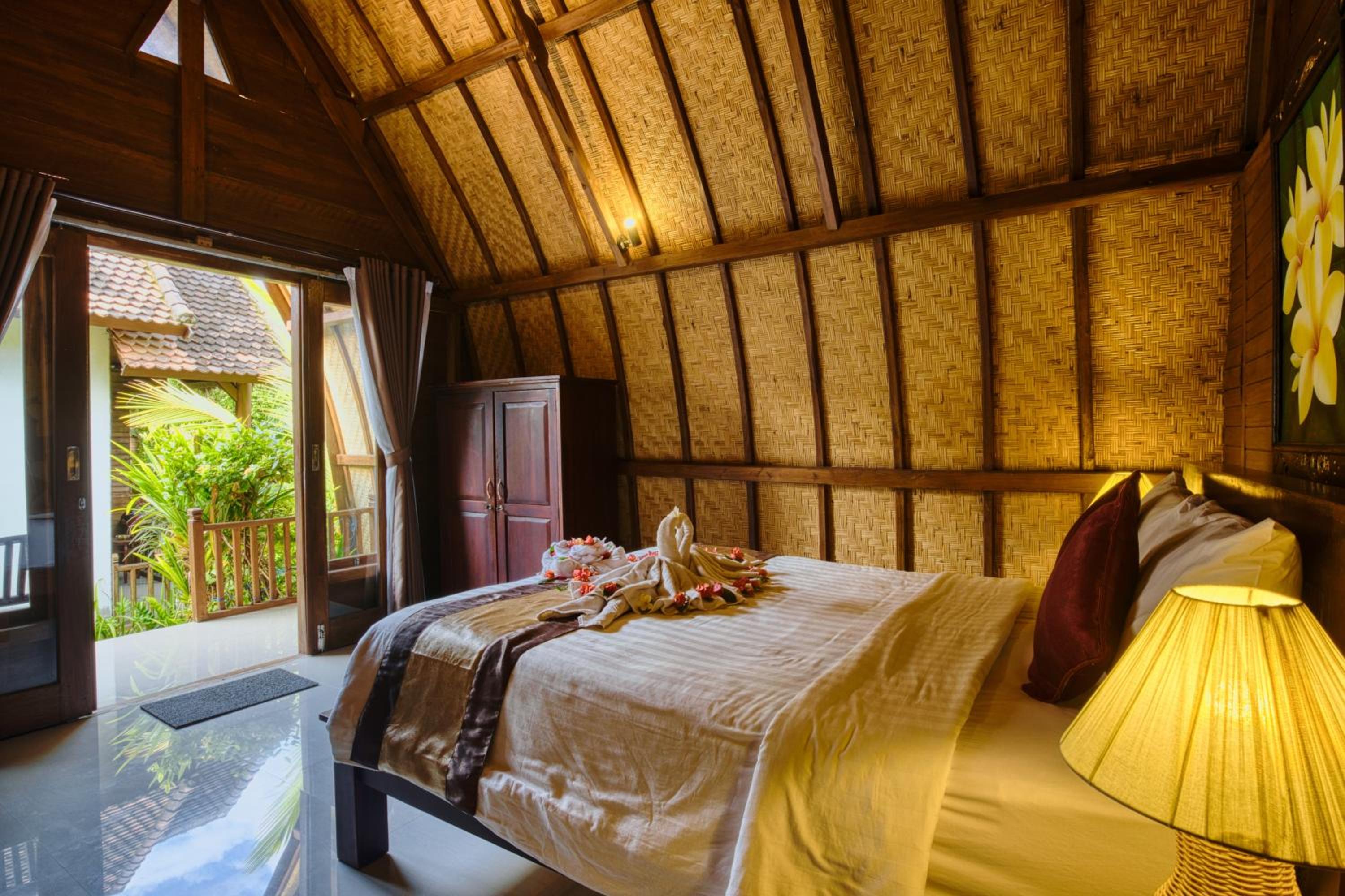 Deluxe Double Room with Balcony - Photo 14