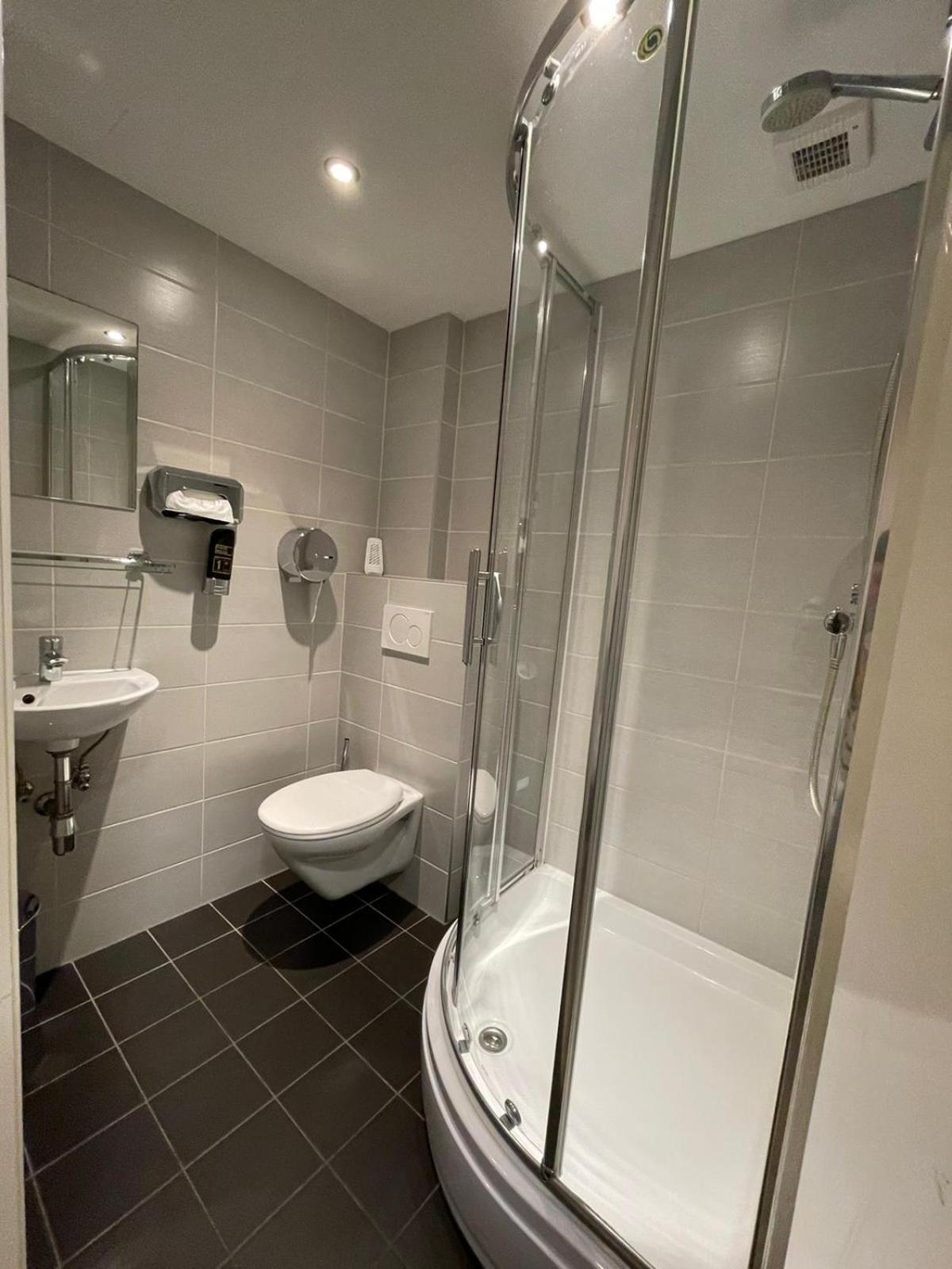 Triple Room with Private Bathroom