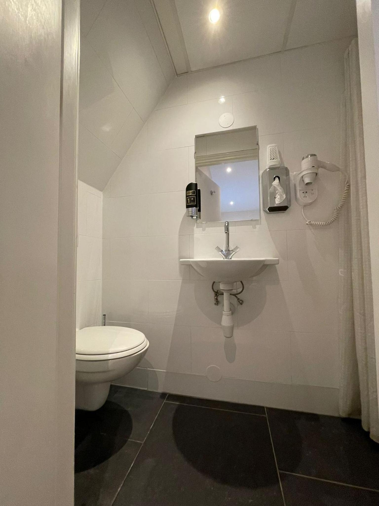 Triple Room with Private Bathroom