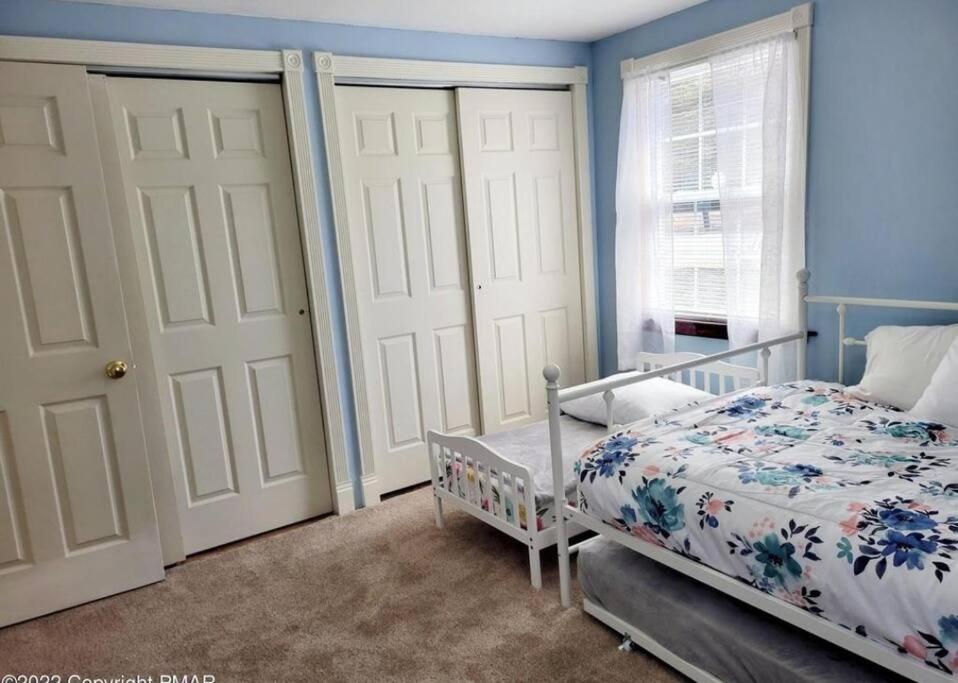 Four-Bedroom House photo 1