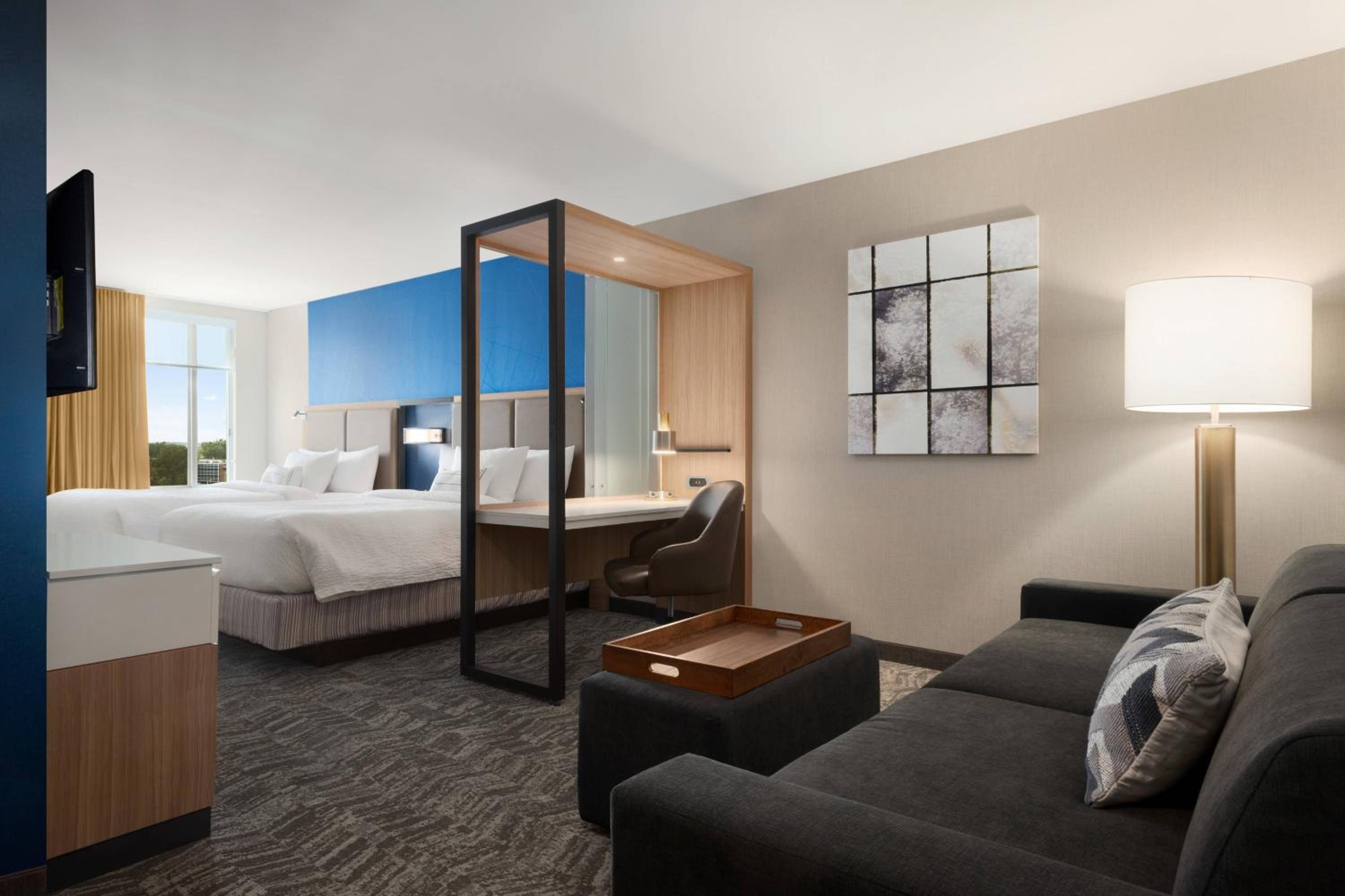Suite, 2 Queen, Trundle bed, City view photo 1