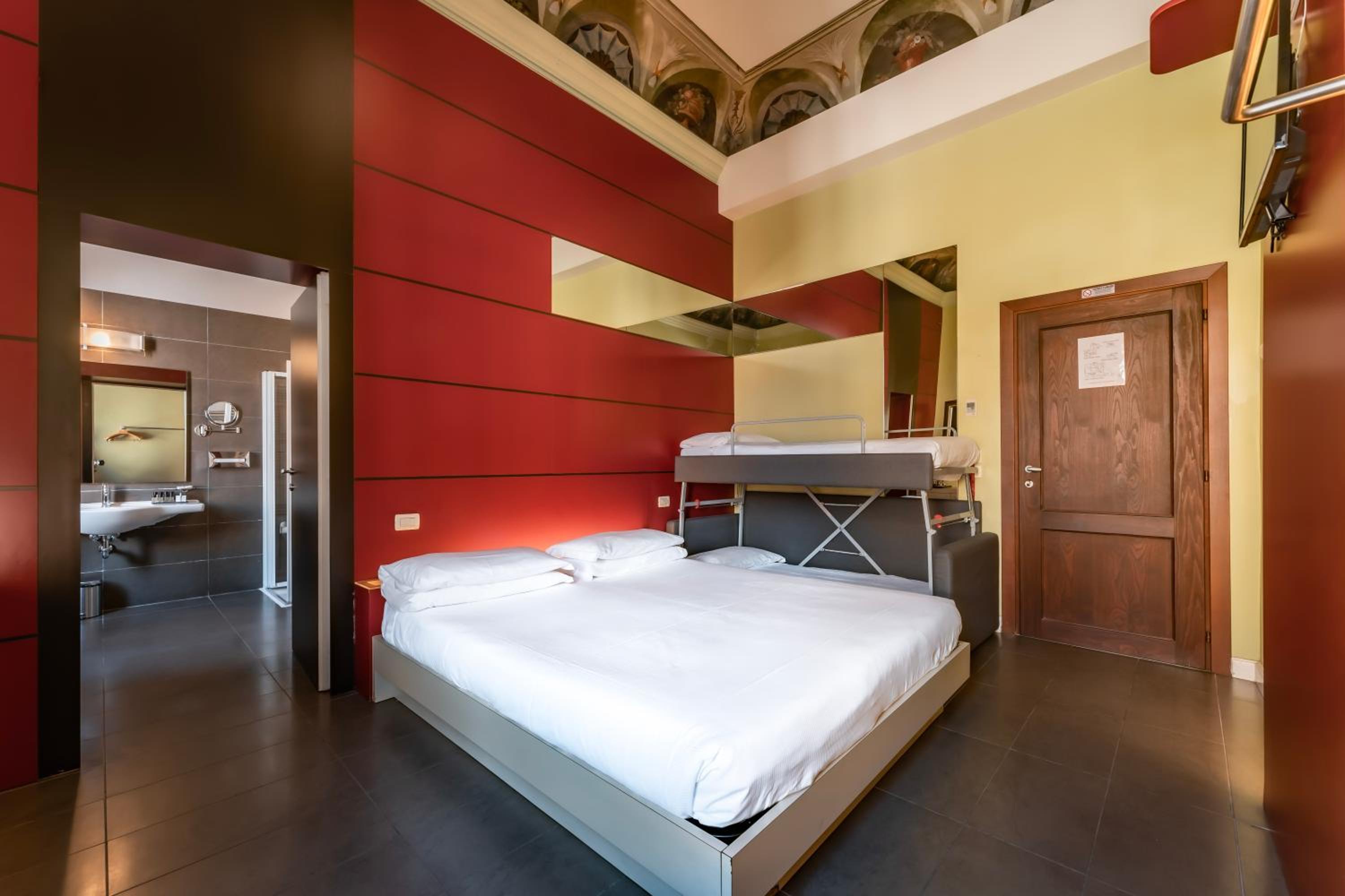 Camera Superior Matrimoniale con divano letto a castello photo 1