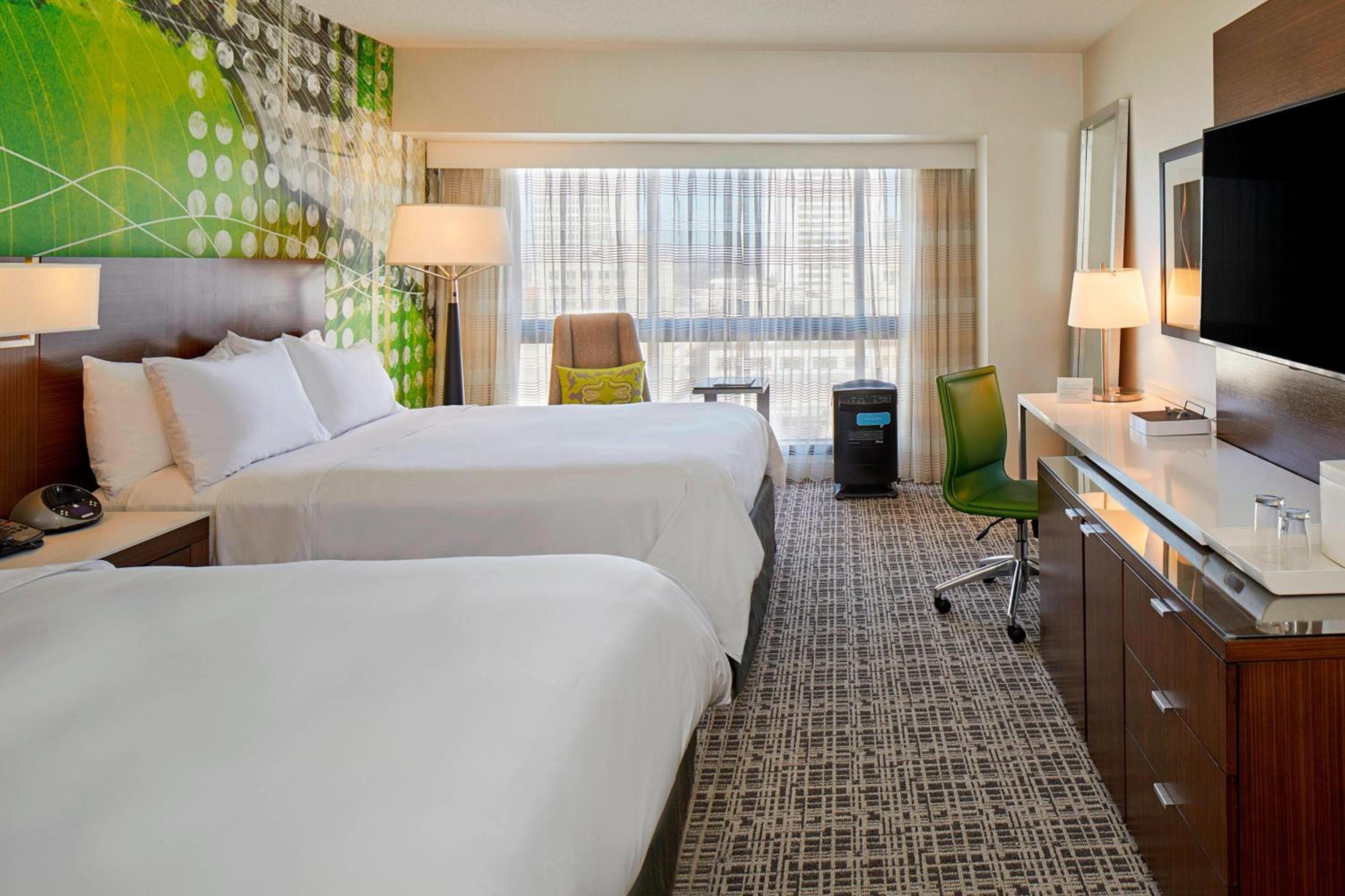 Queen Room with 2 Queen Beds - Allergy Friendly - Photo 9