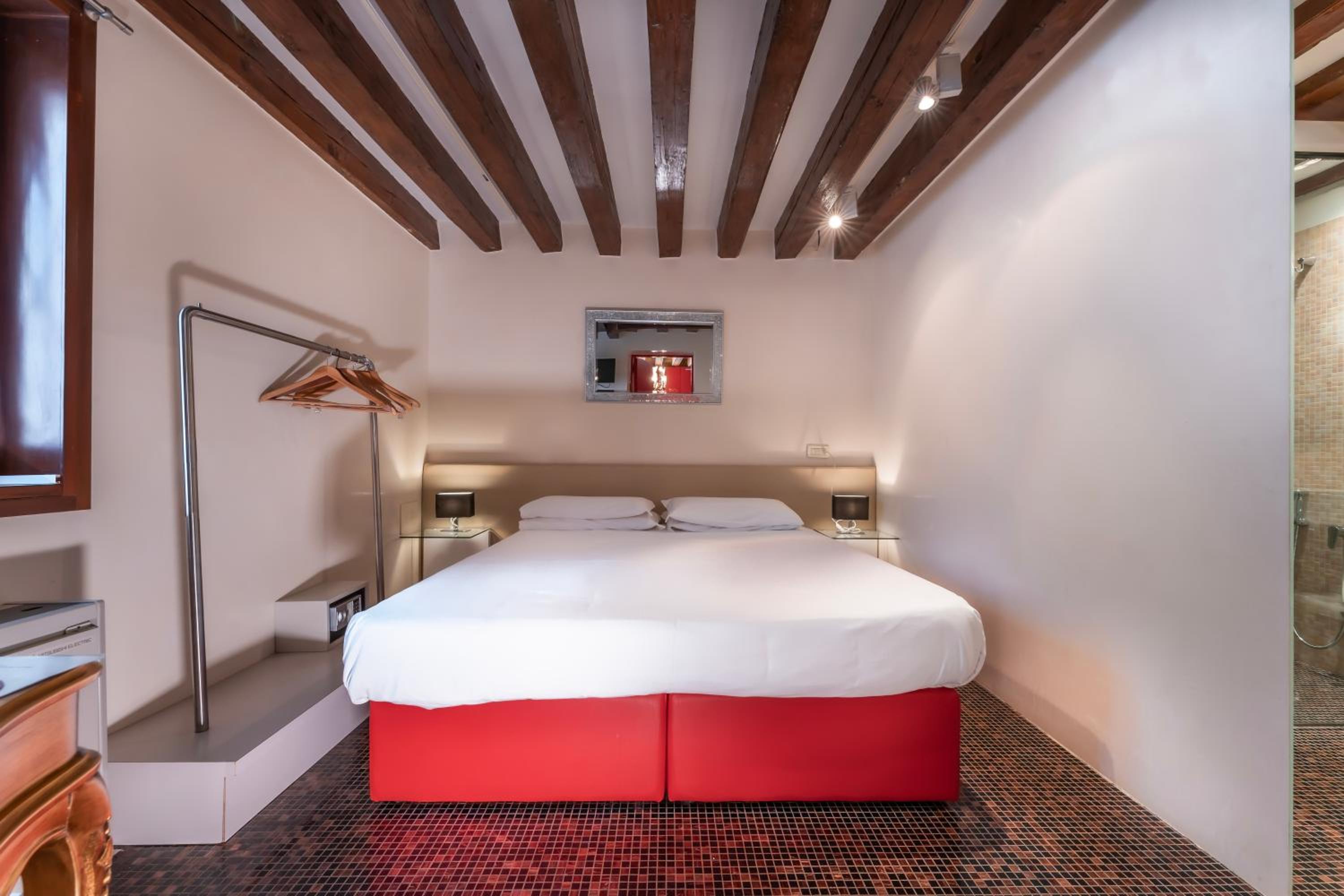 Double or Twin Room photo 2
