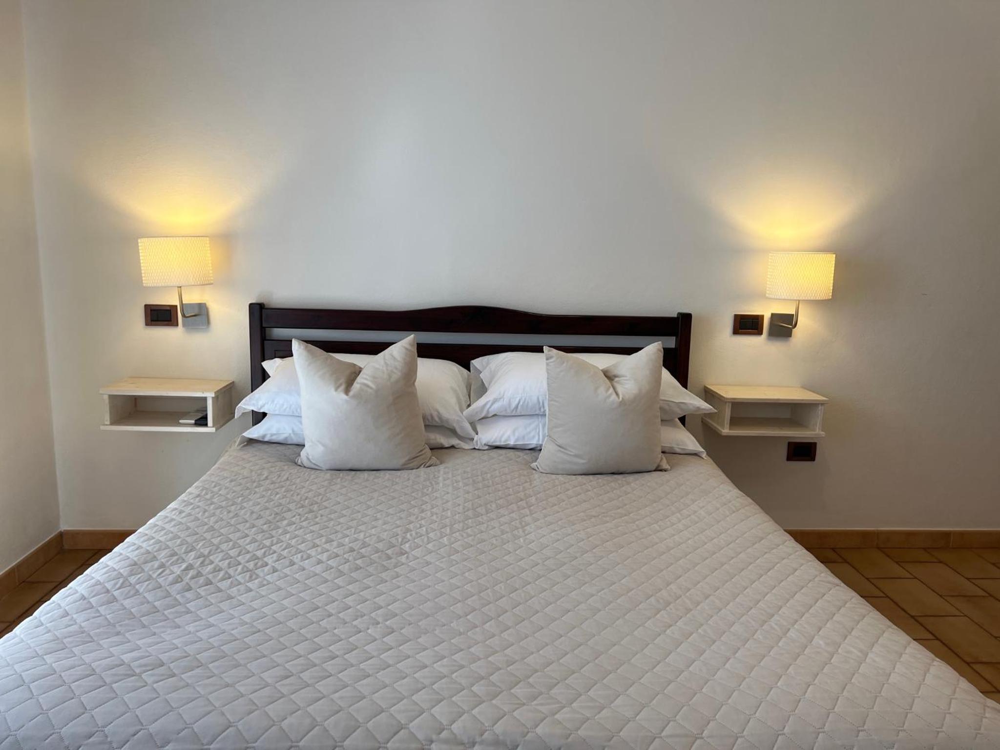 Double Room with Balcony - Photo 4