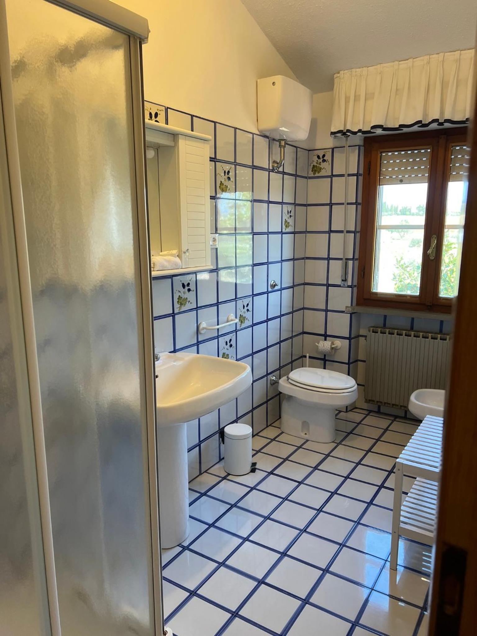 Deluxe Double Room - Photo 12