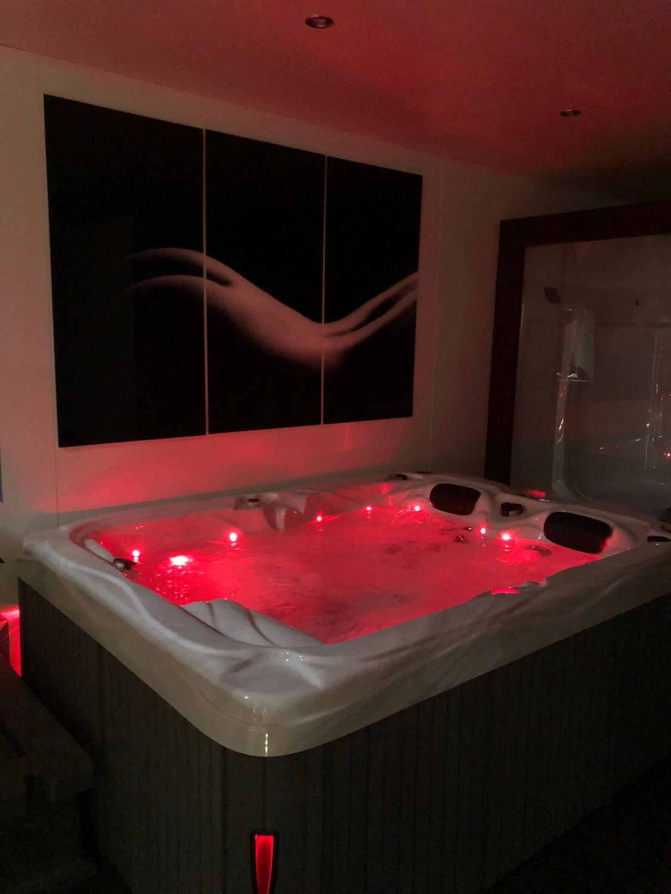 Studio with Spa Bath - Photo 8