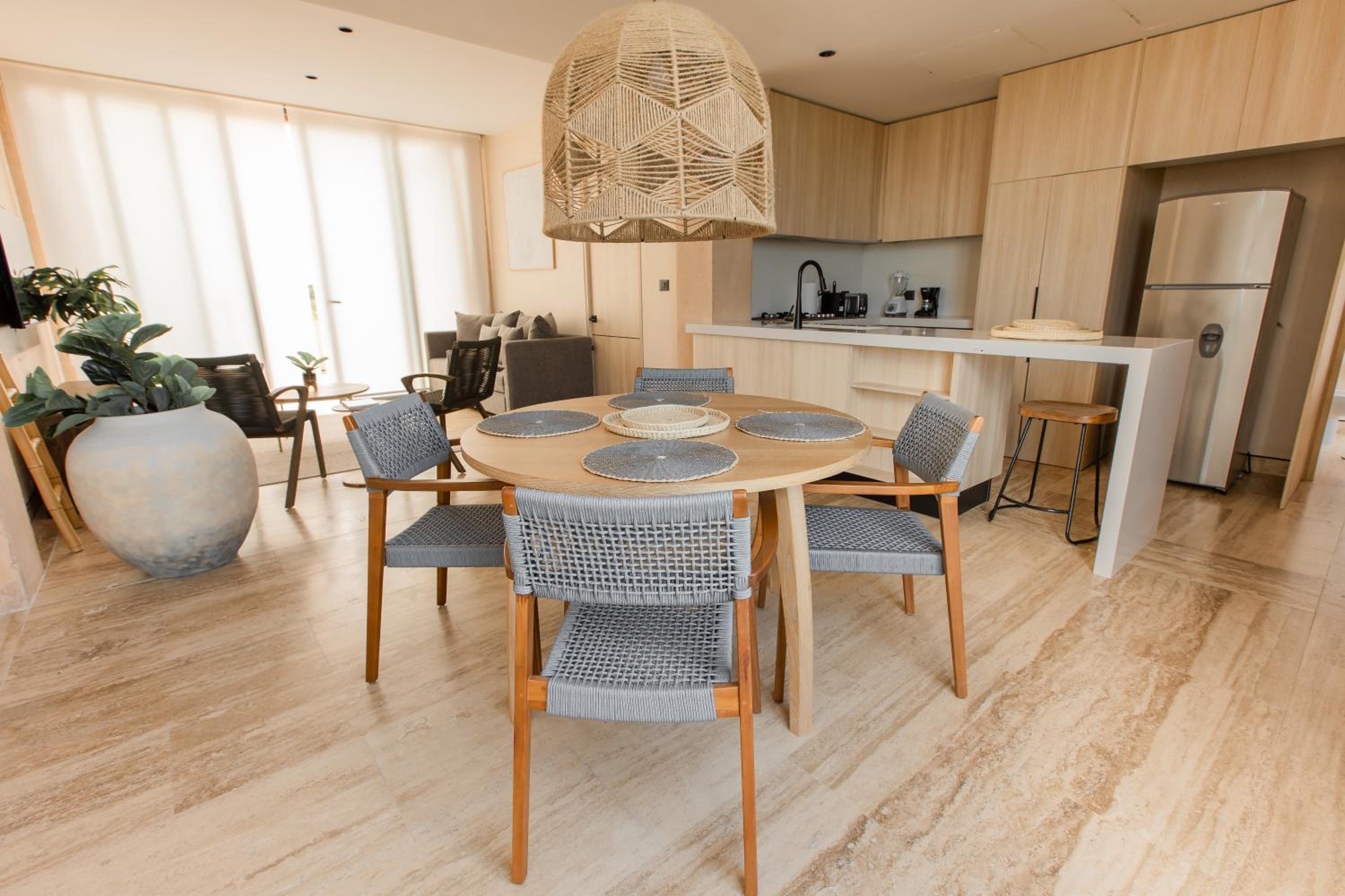 Deluxe One-Bedroom Apartment