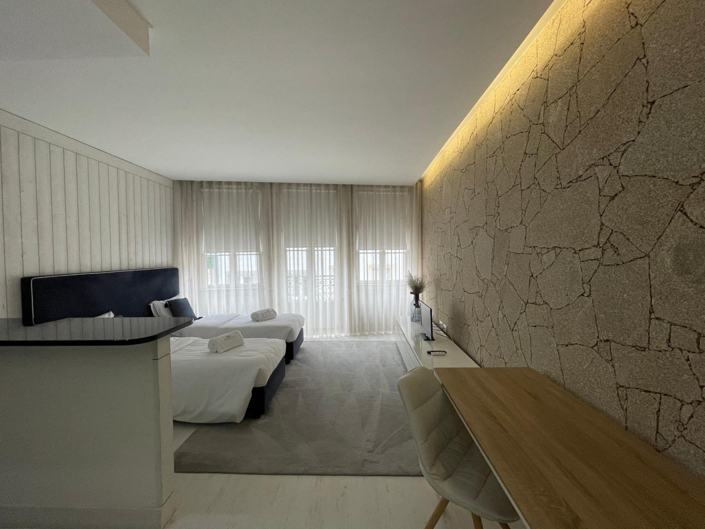 One-Bedroom Apartment - Photo 8