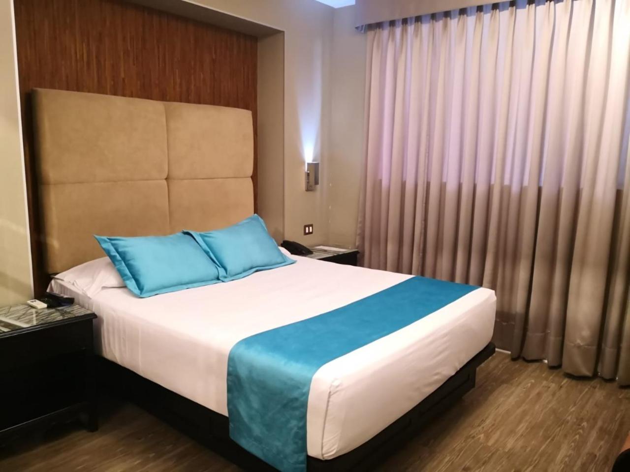 Executive Room photo 2
