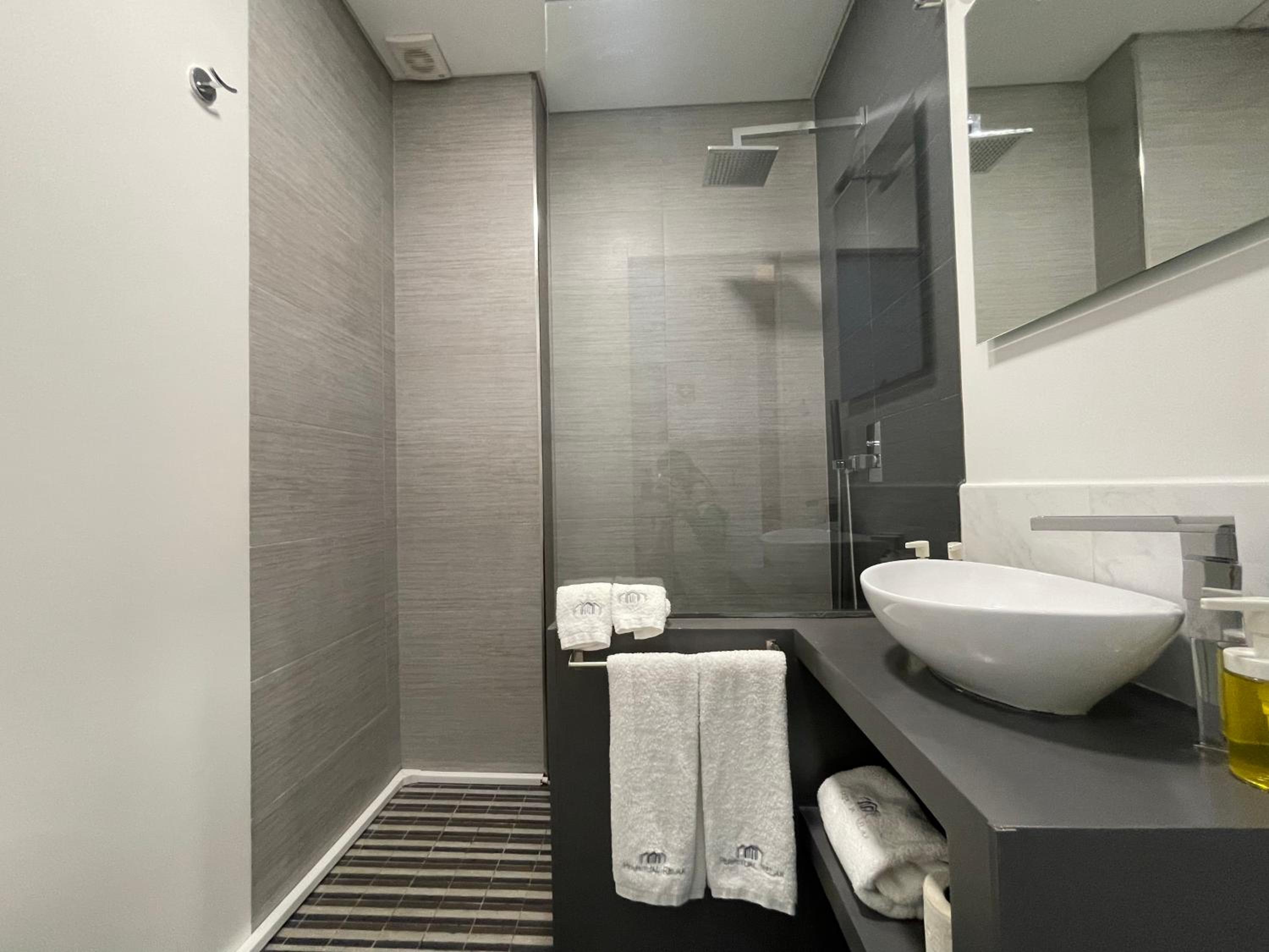One-Bedroom Apartment - Photo 7